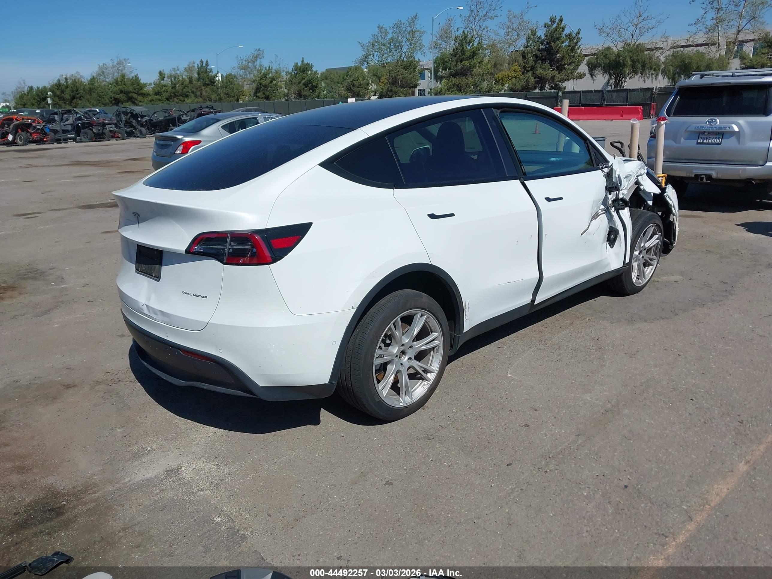 TESLA MODEL image 4