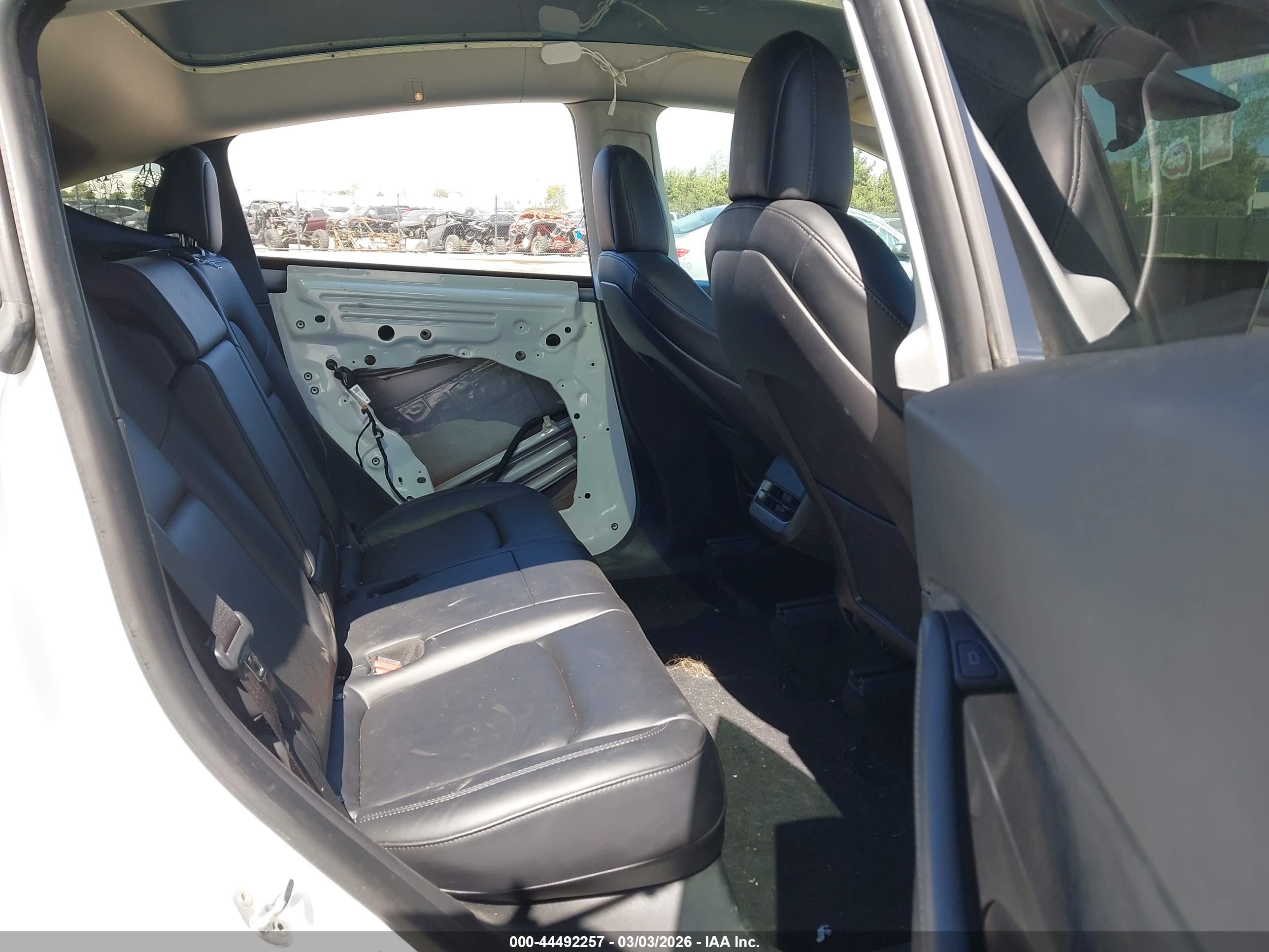 TESLA MODEL image 8