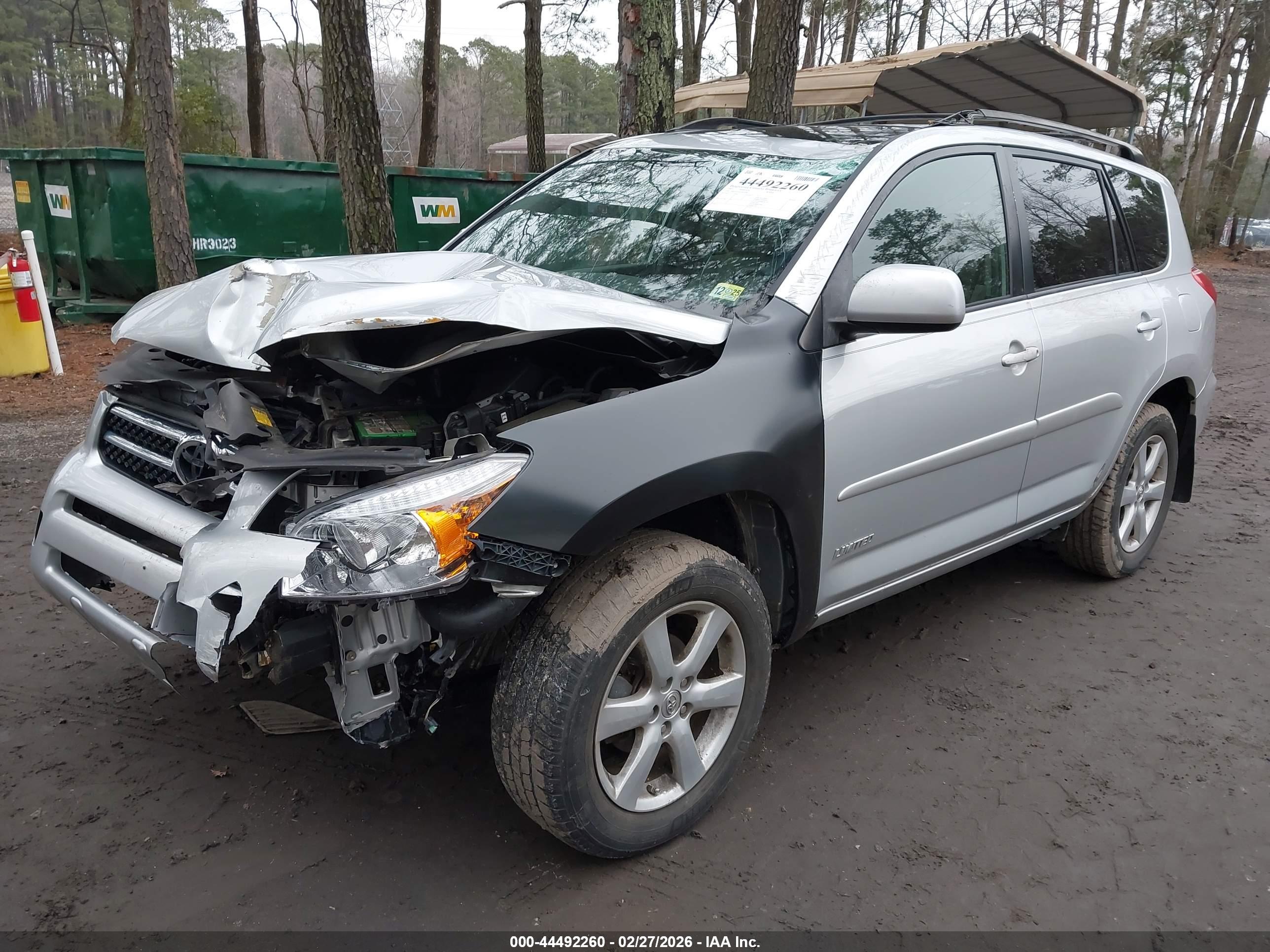 TOYOTA RAV4 image 2