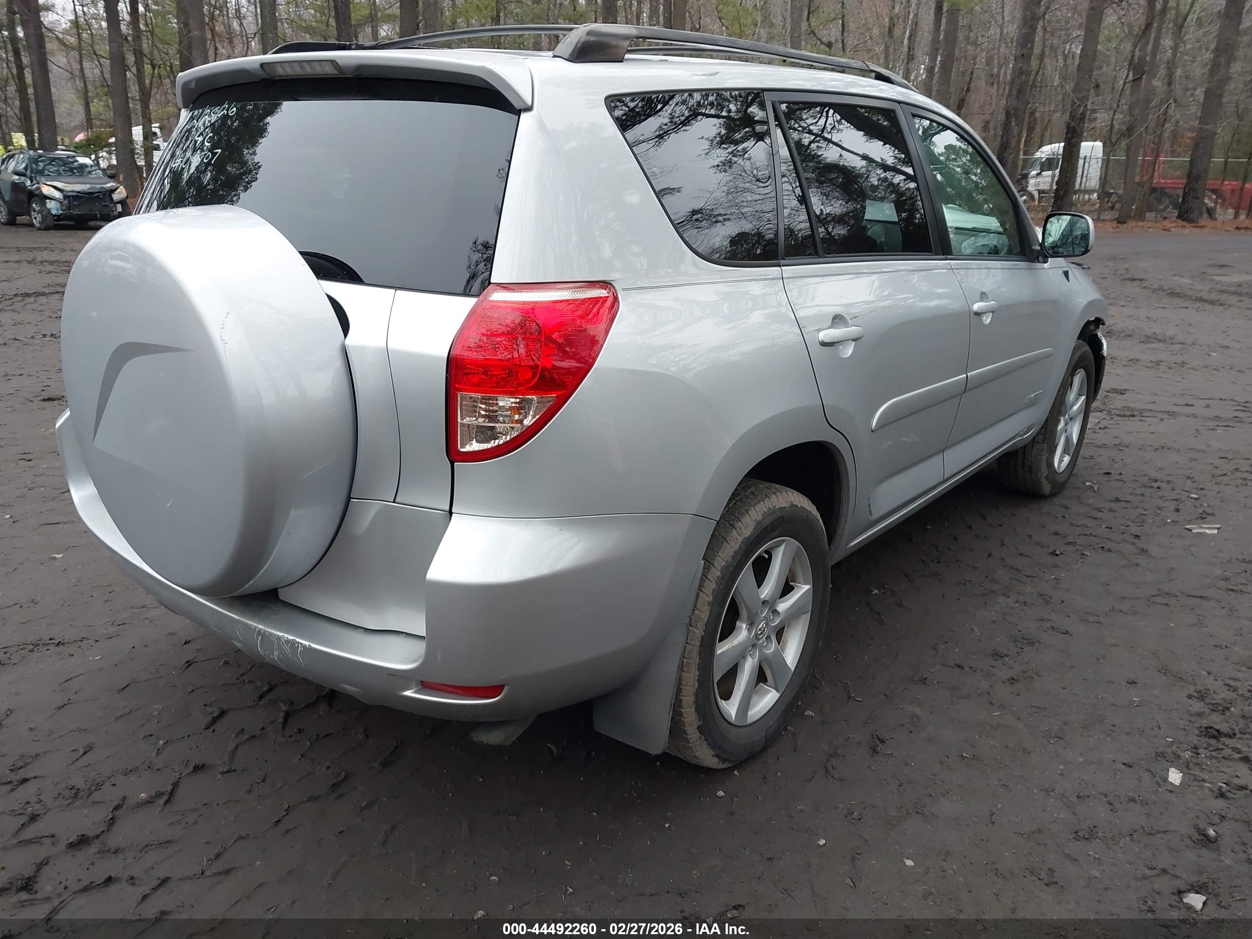 TOYOTA RAV4 image 4