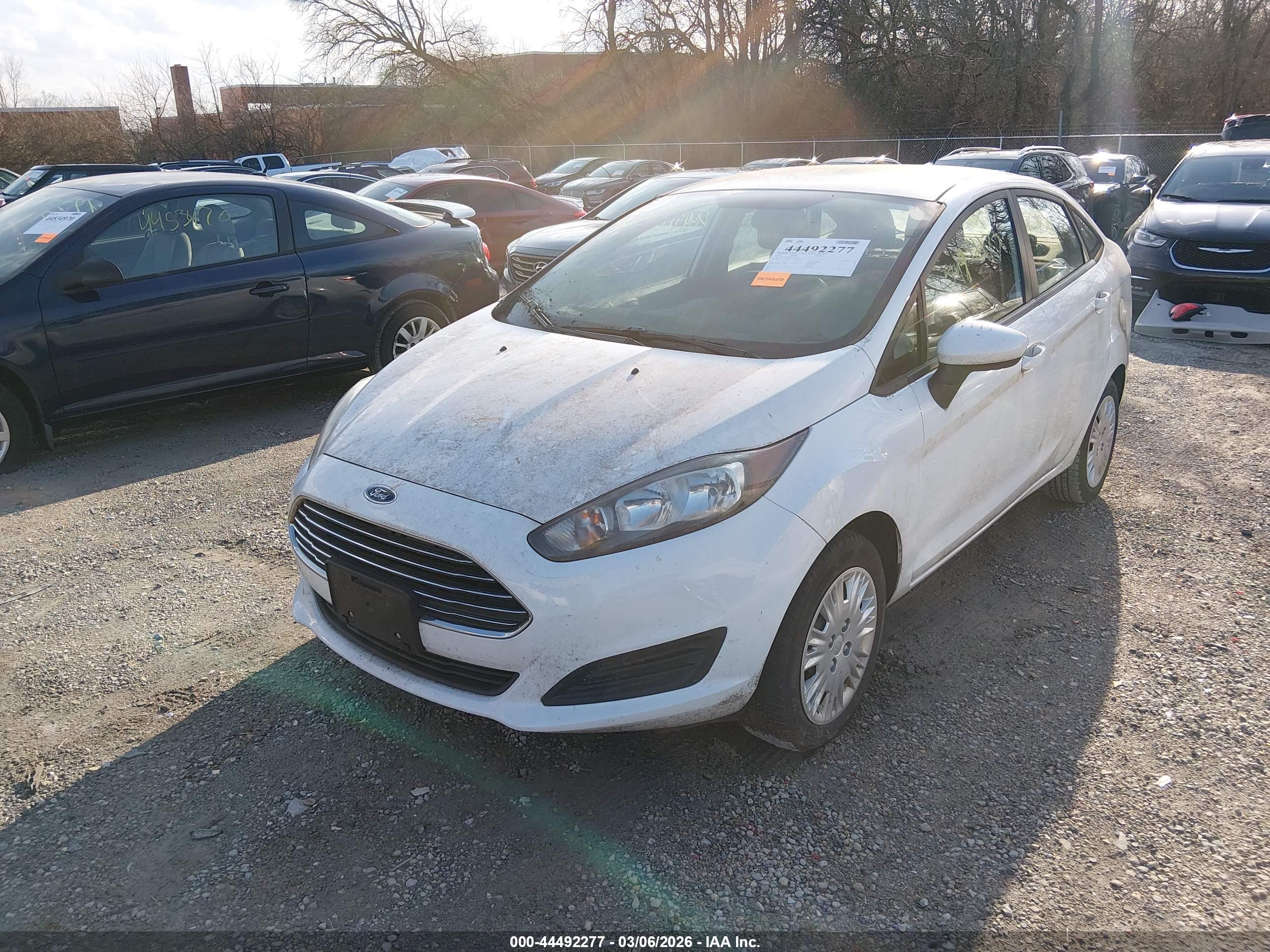 FORD FIESTA image 2