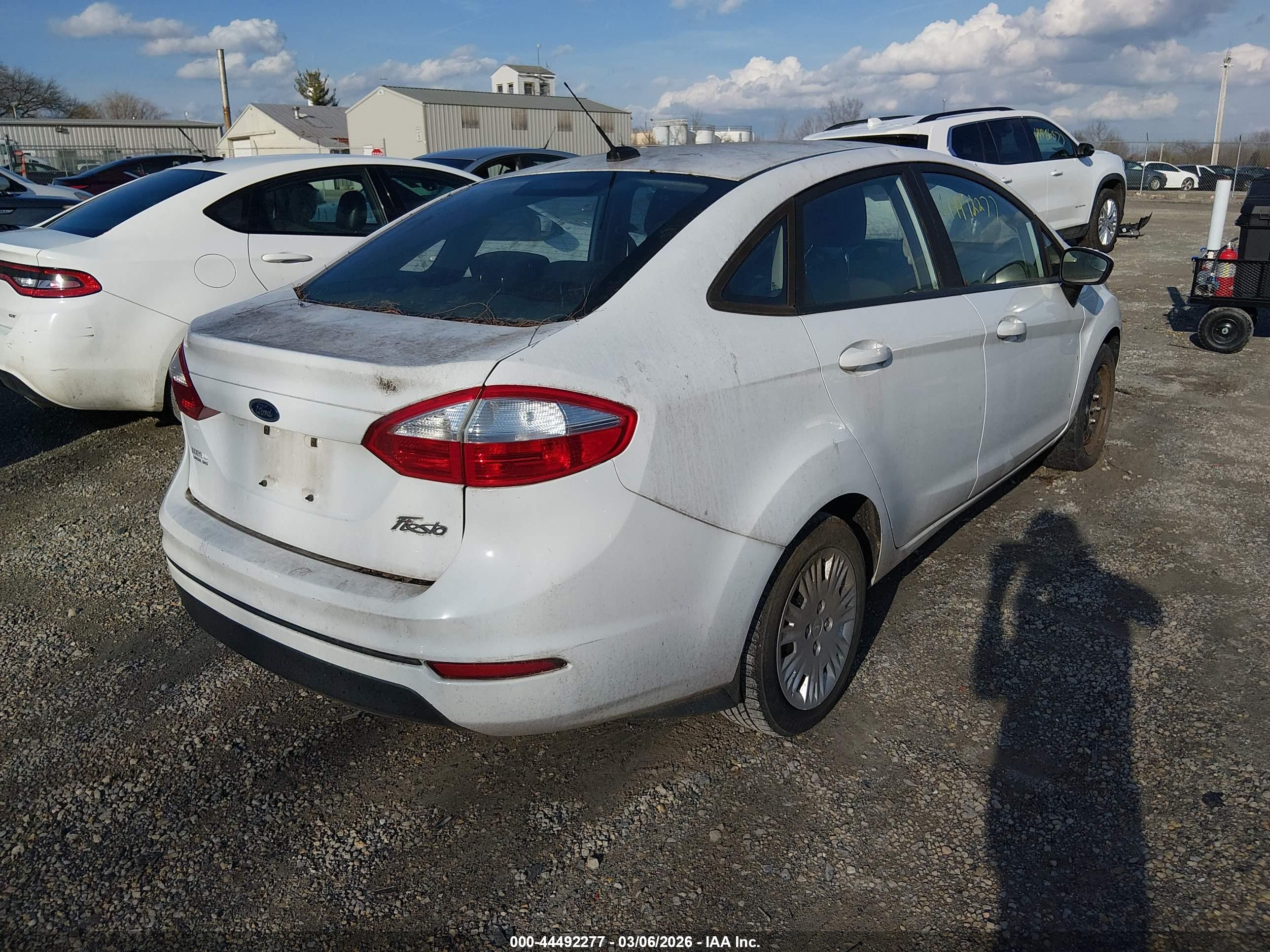 FORD FIESTA image 4
