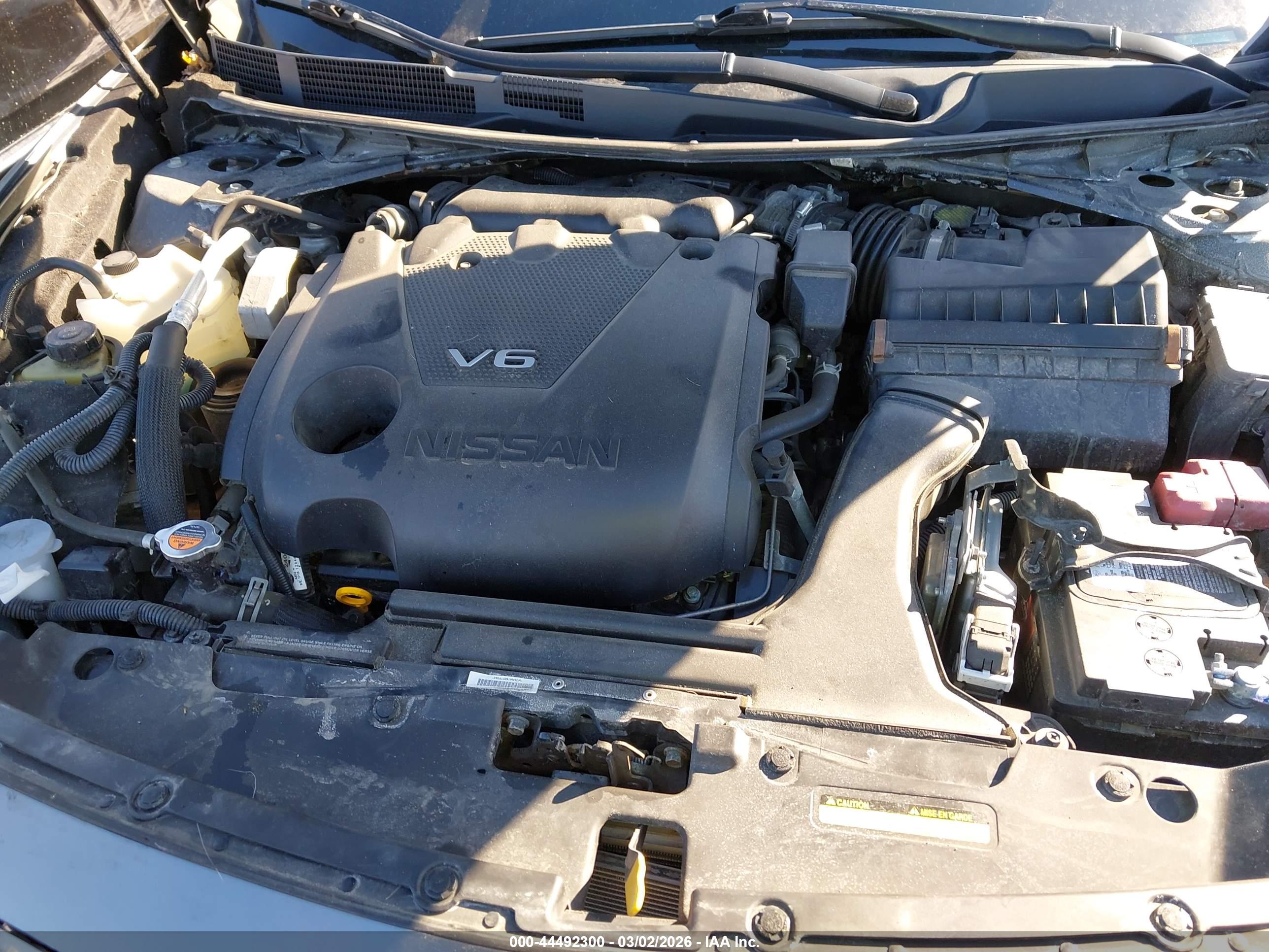 NISSAN MAXIMA image 10