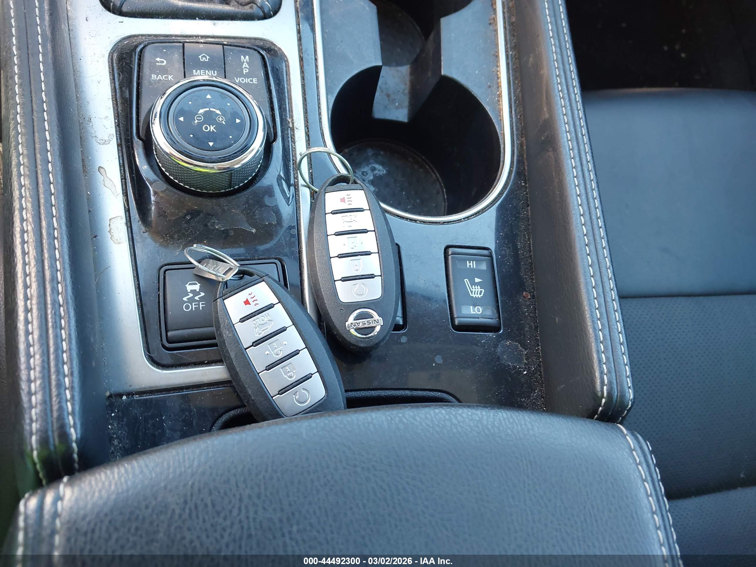 NISSAN MAXIMA image 11