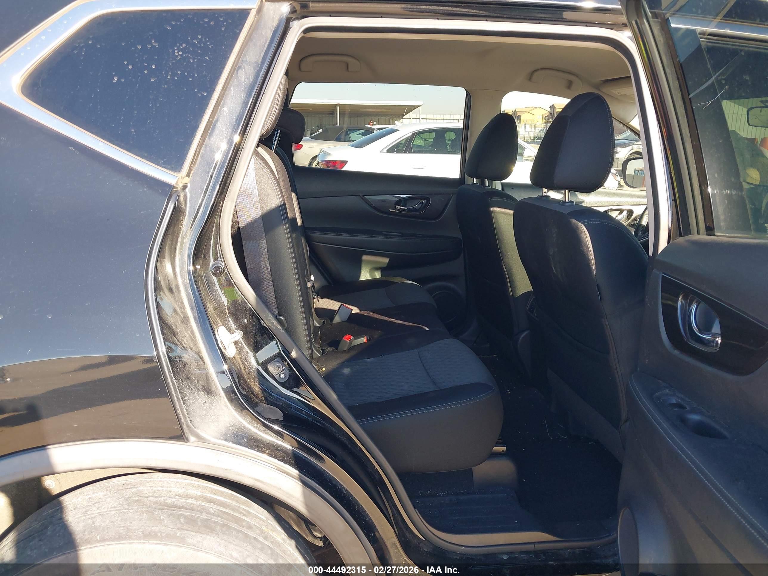 NISSAN ROGUE image 8