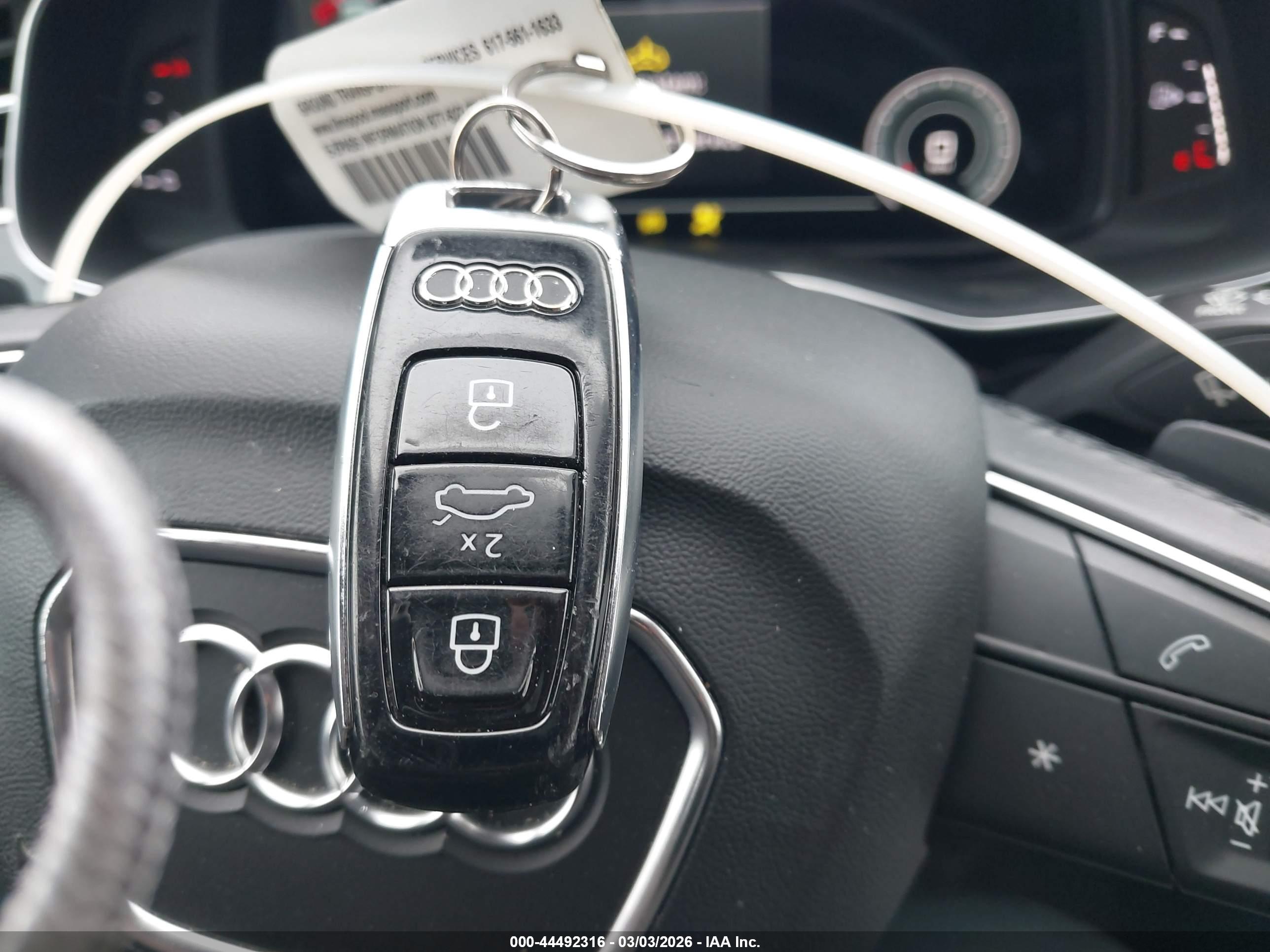 AUDI Q7 image 11