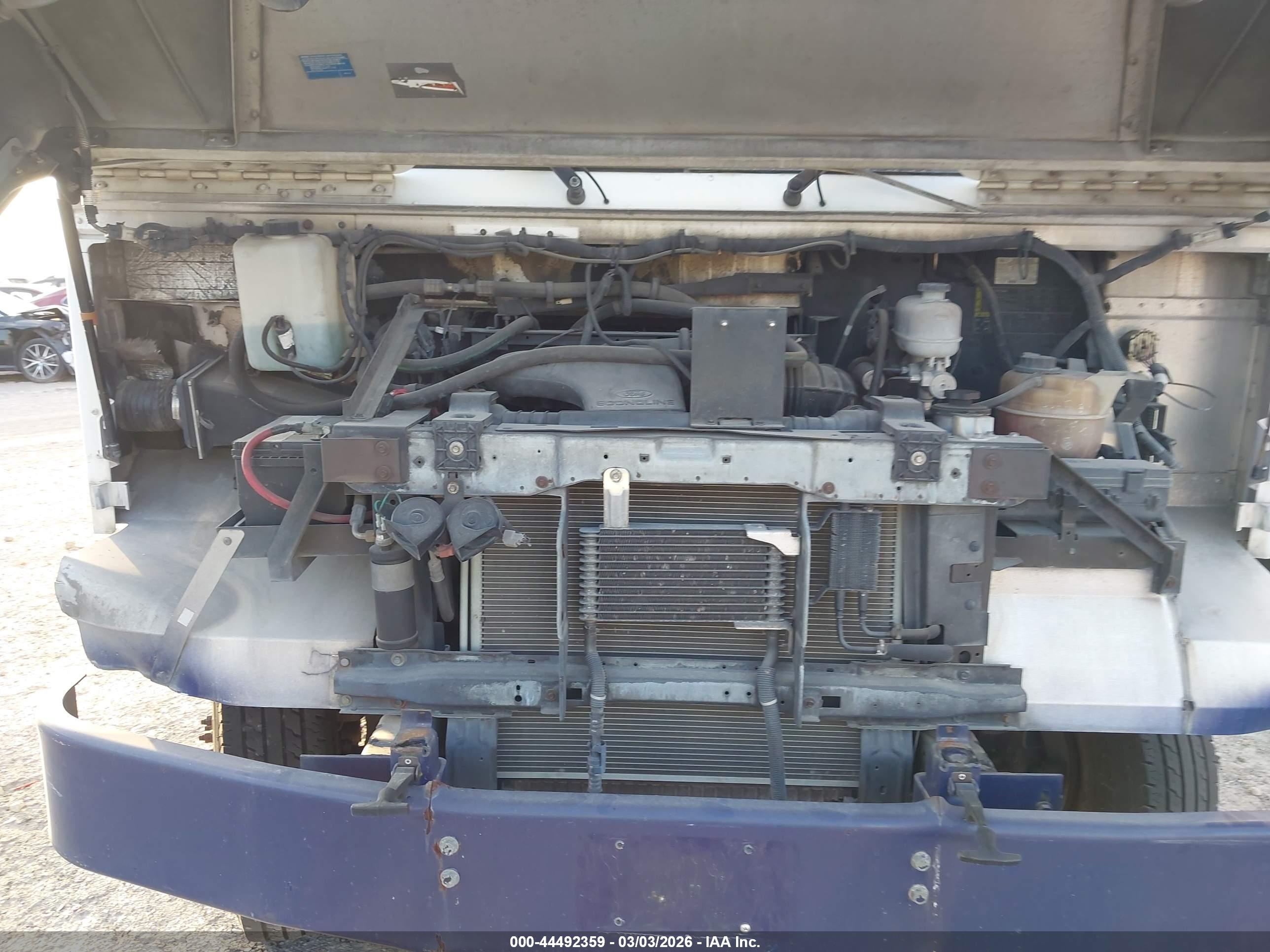 FORD E-450 image 10