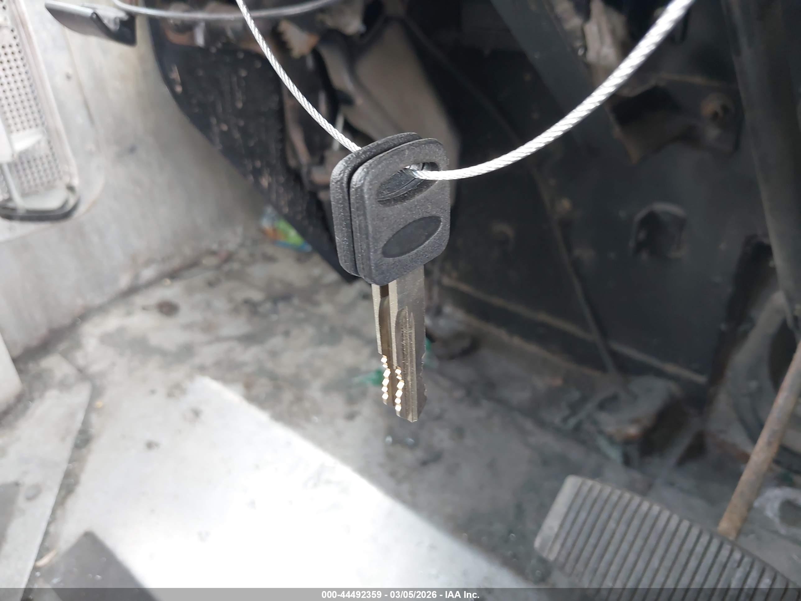 FORD E-450 image 11