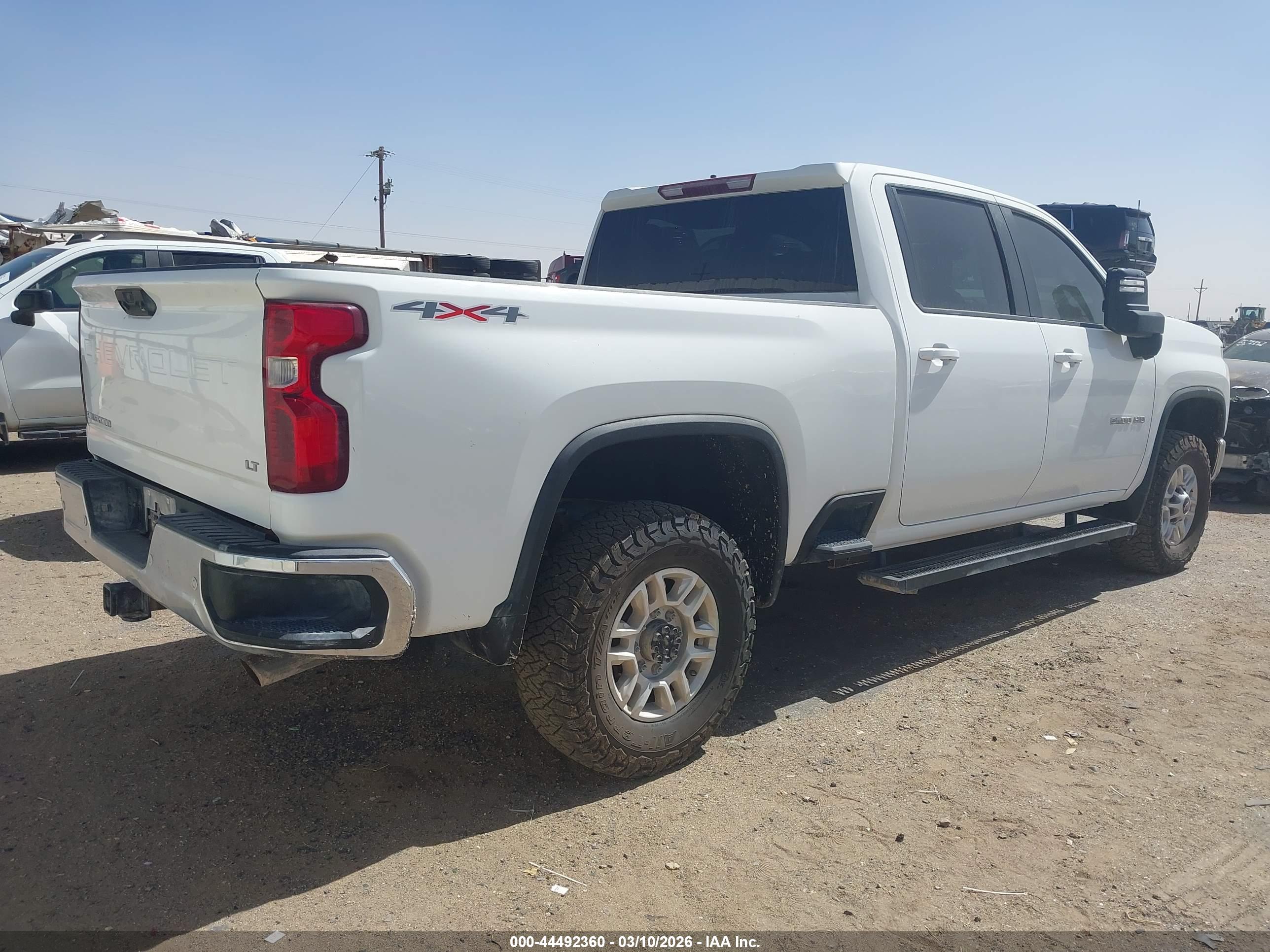 CHEVROLET SILVERADO image 4