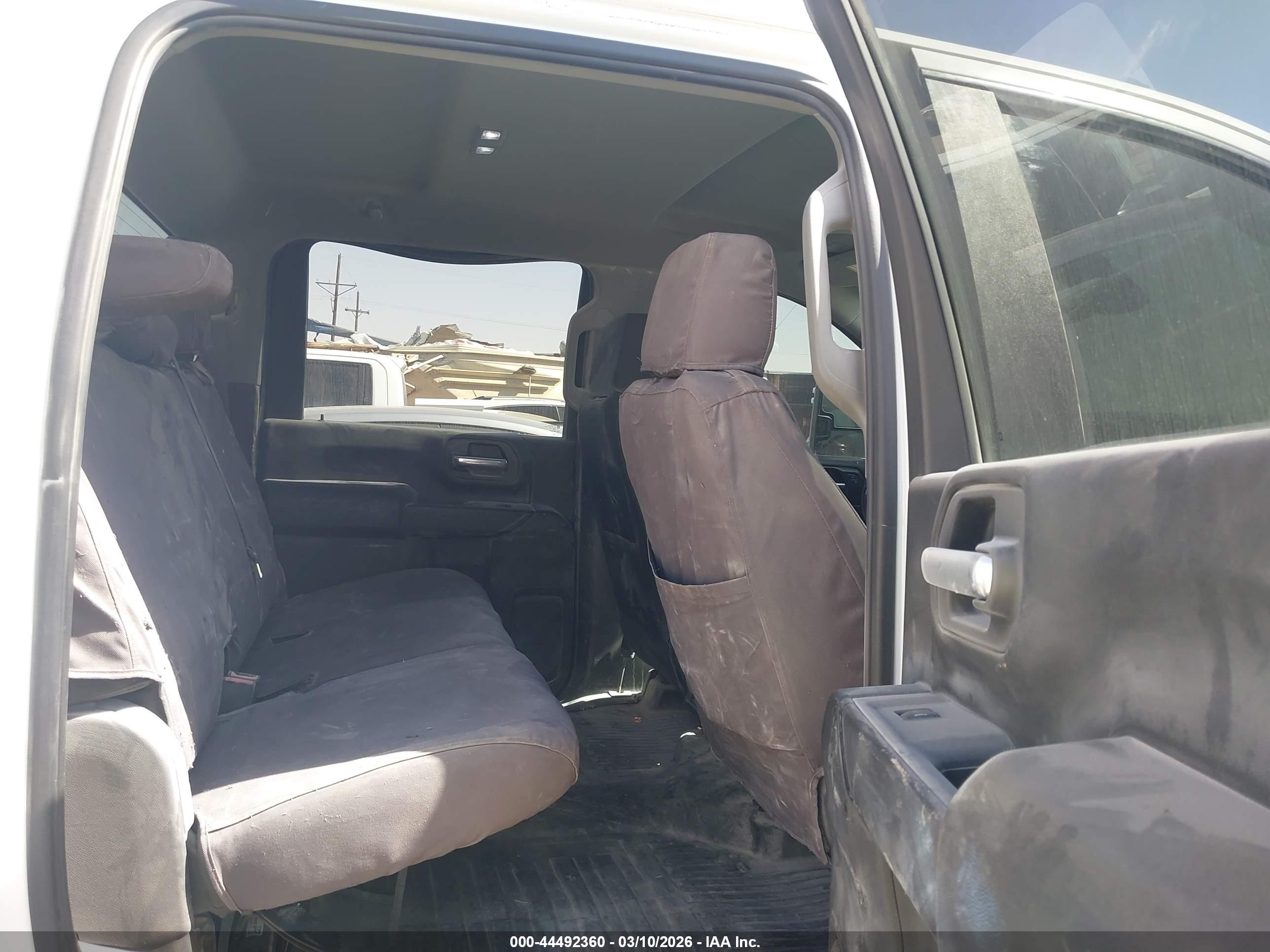 CHEVROLET SILVERADO image 8