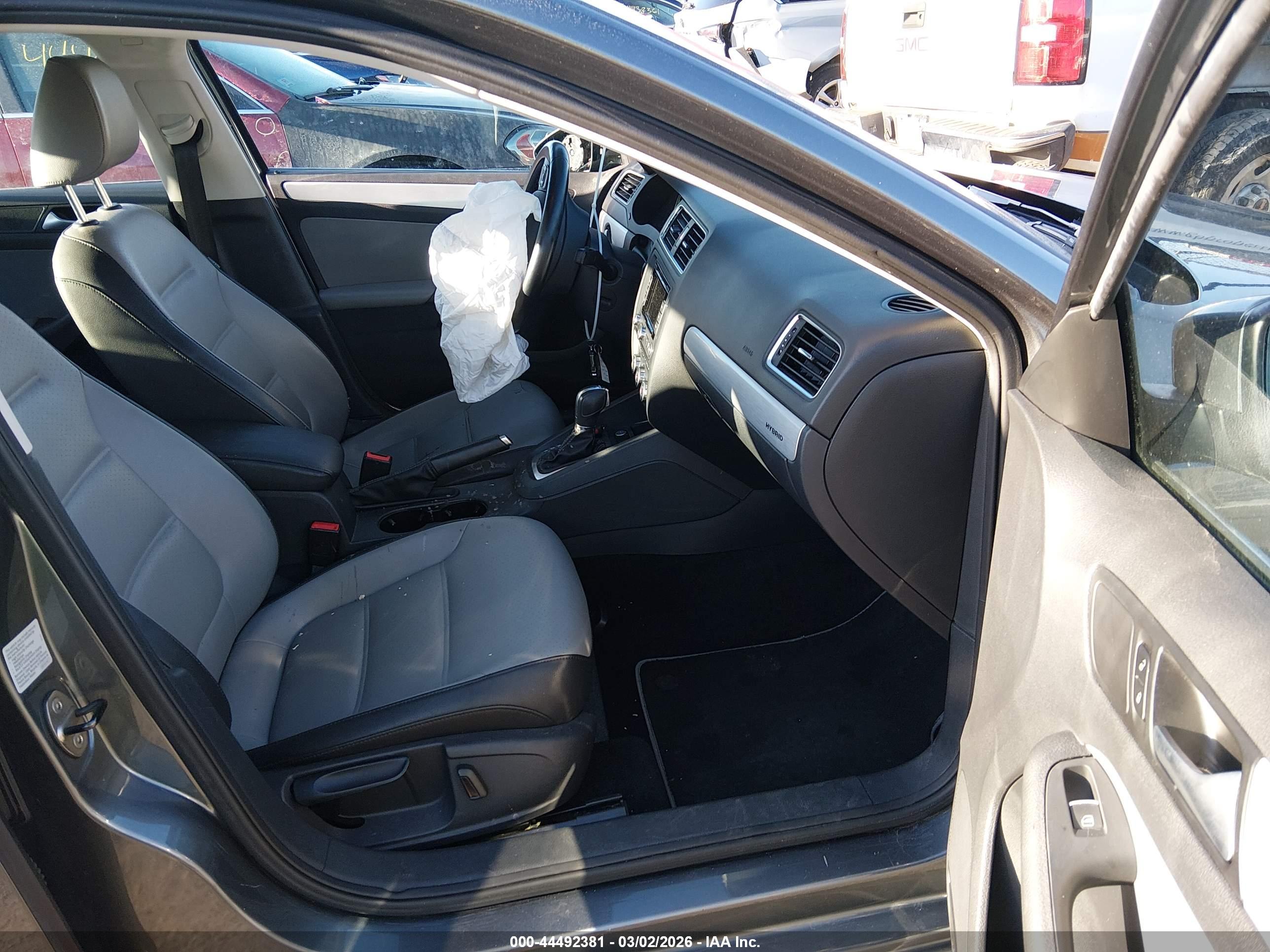 VOLKSWAGEN JETTA image 5