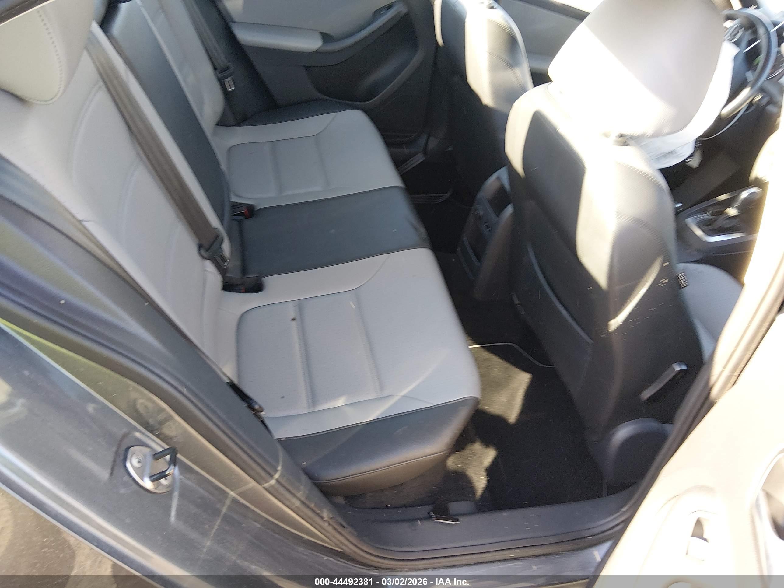 VOLKSWAGEN JETTA image 8