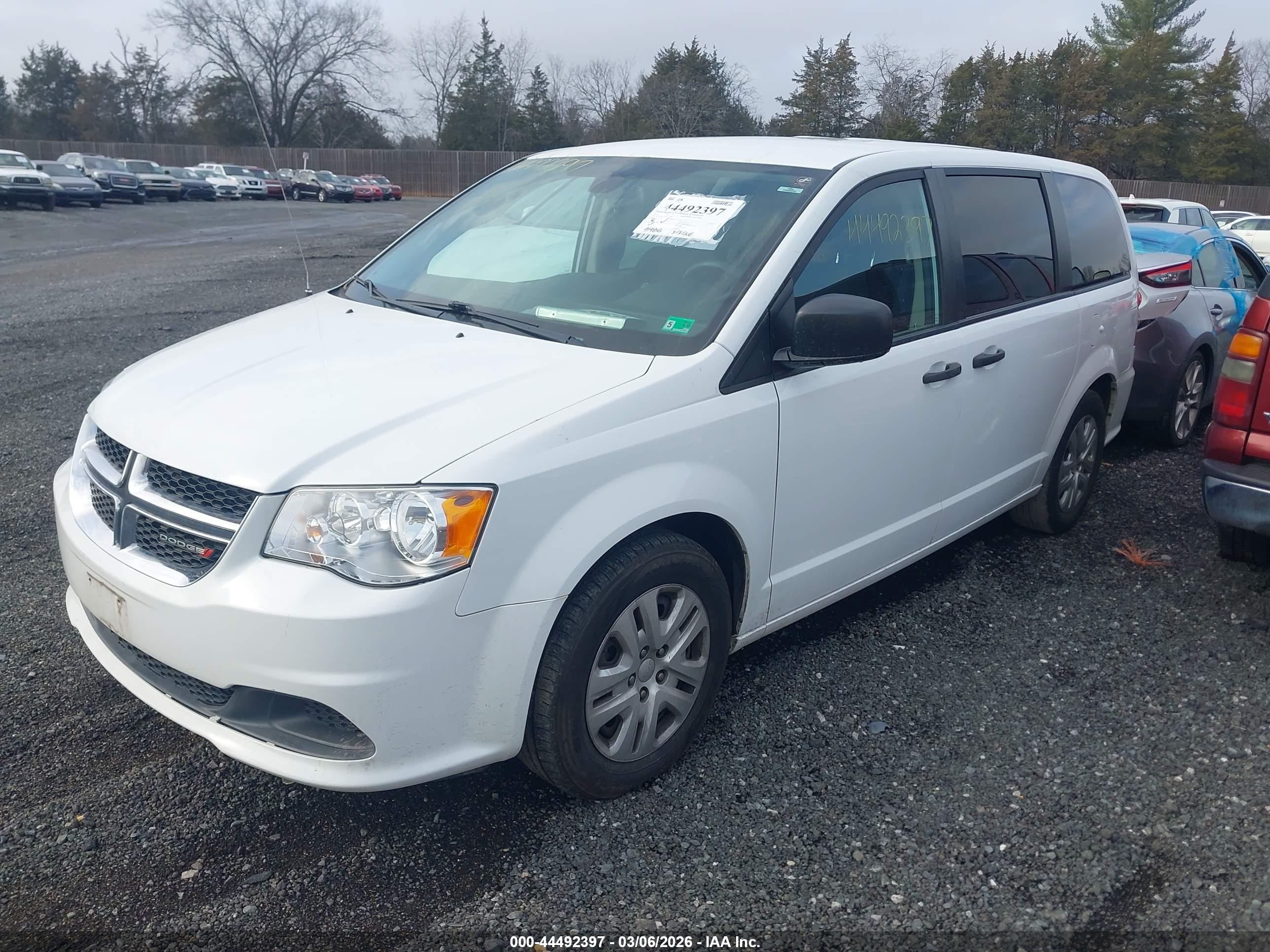 DODGE GRAND image 2