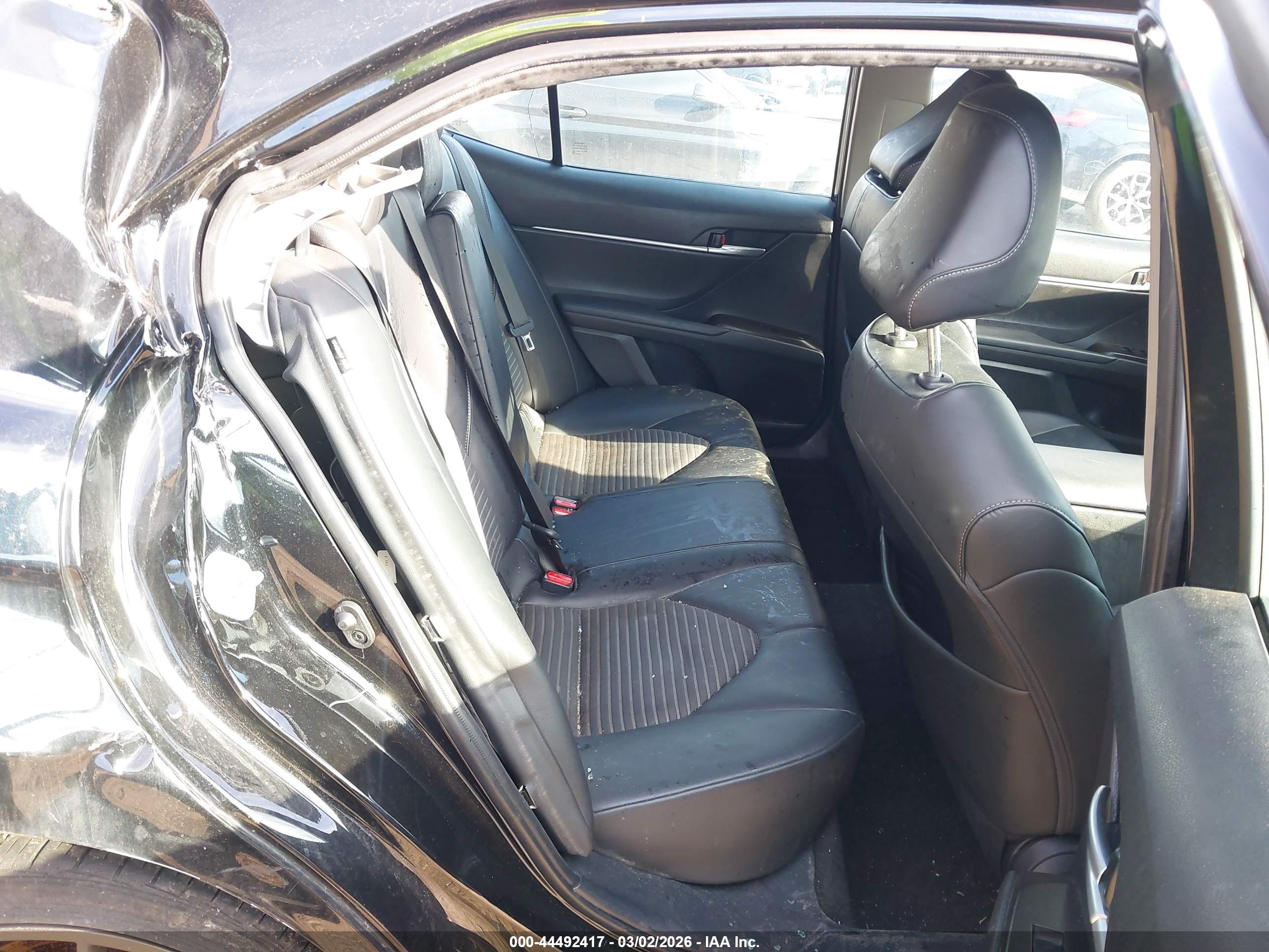 TOYOTA CAMRY image 8