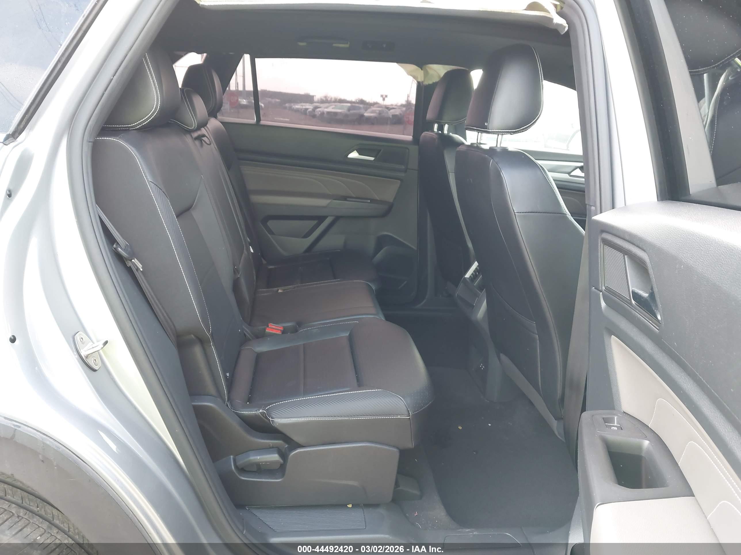 VOLKSWAGEN ATLAS image 8