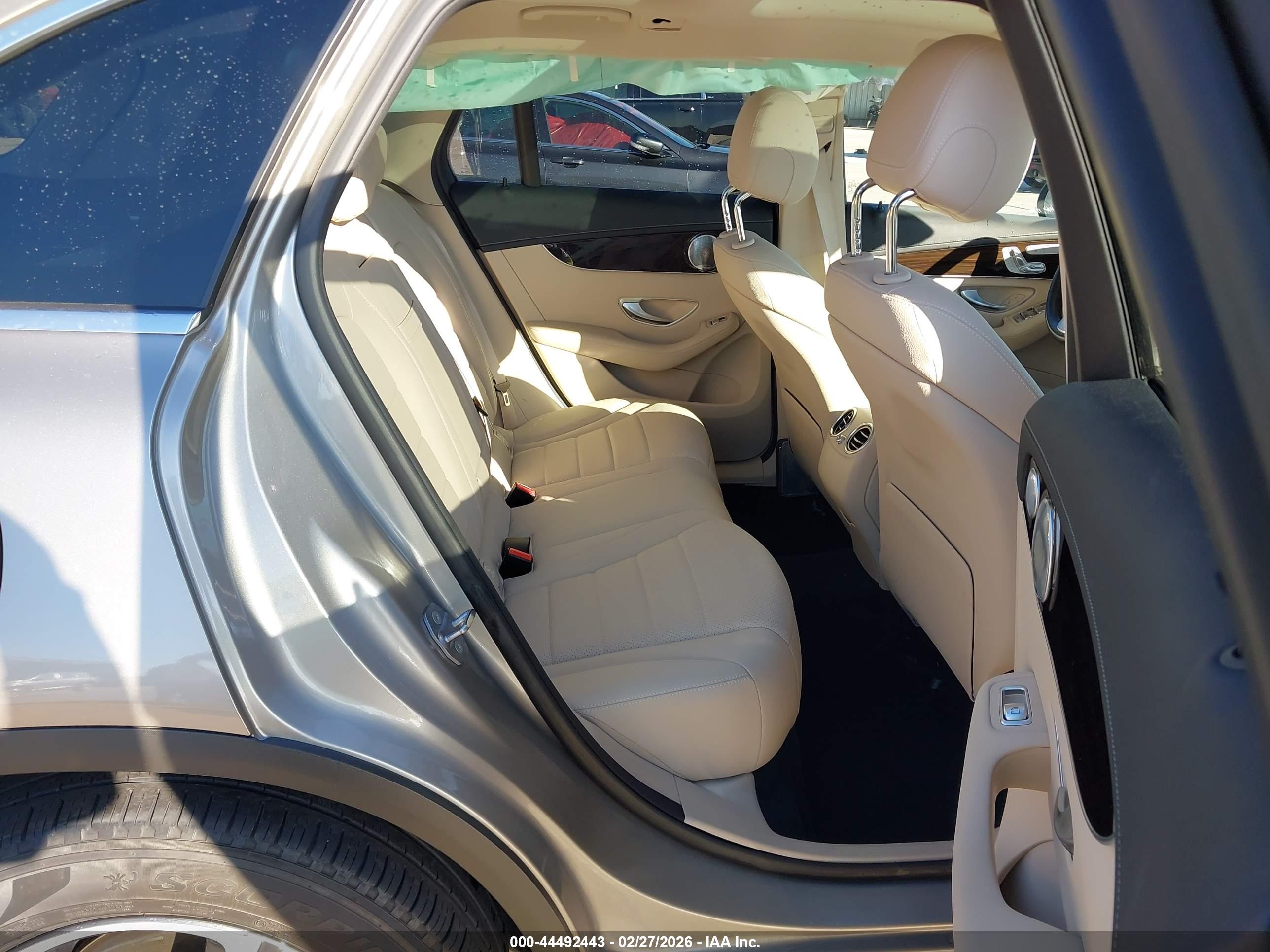 MERCEDES-BENZ GLC image 8
