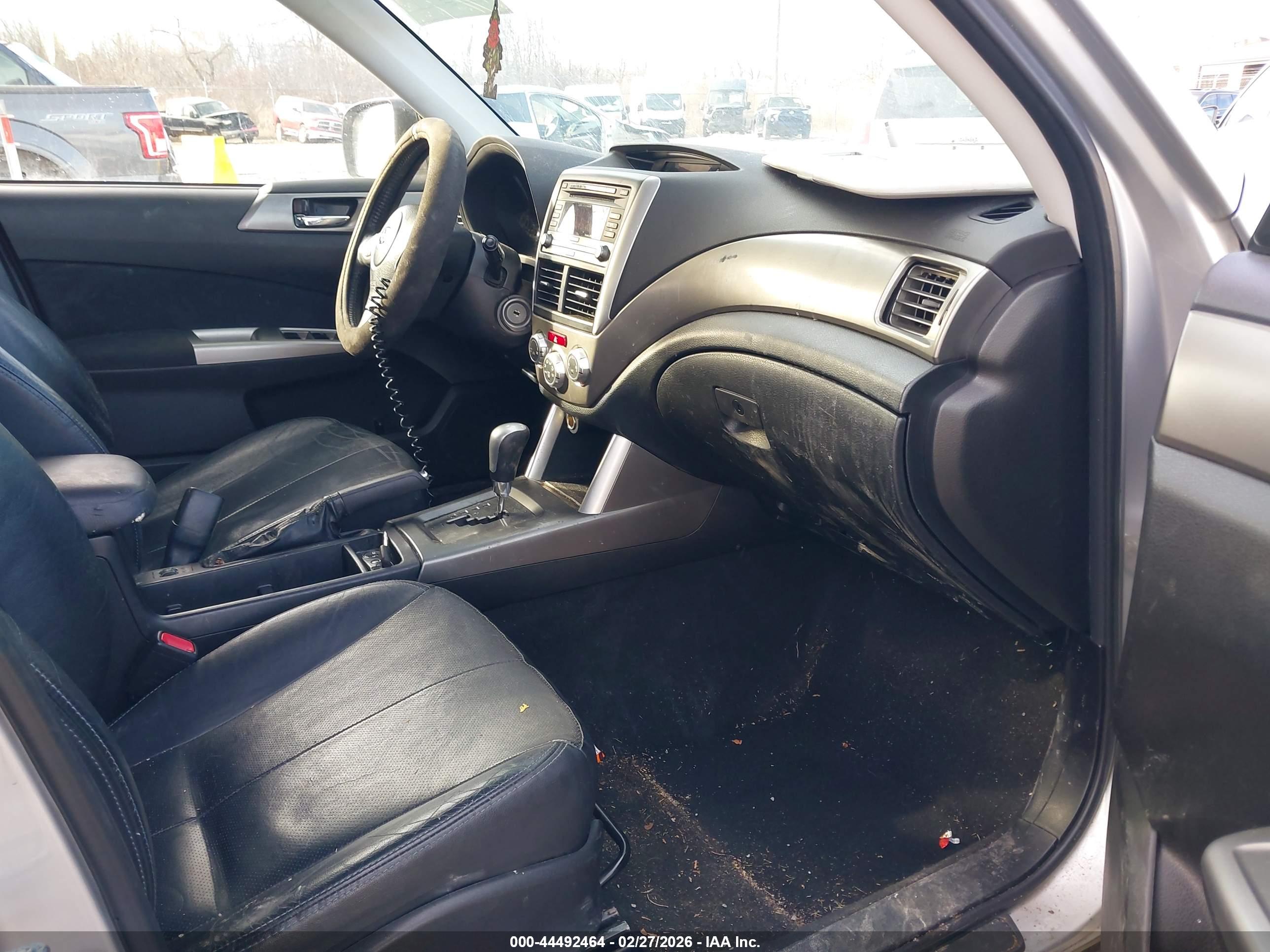 SUBARU FORESTER image 5