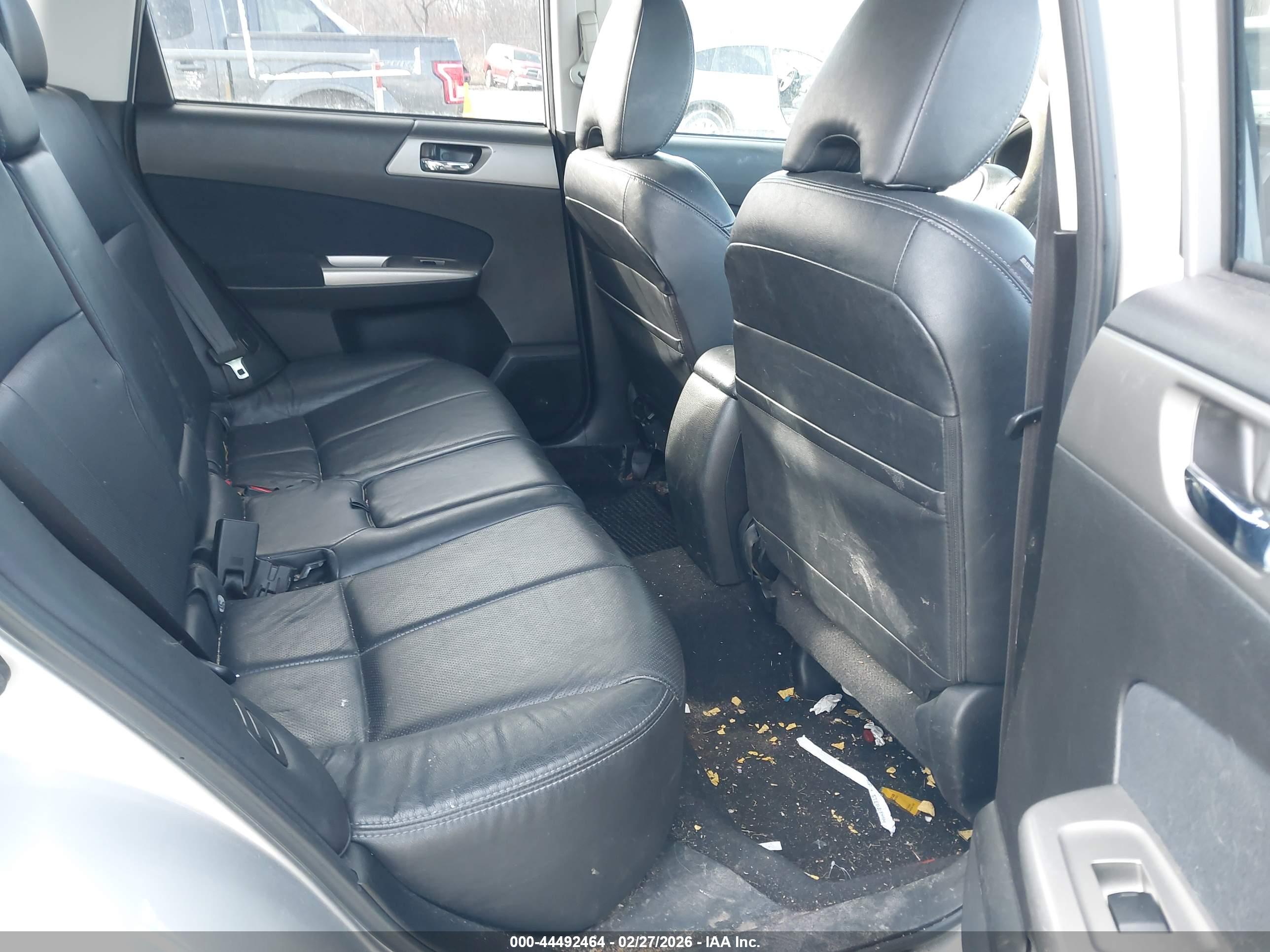 SUBARU FORESTER image 8