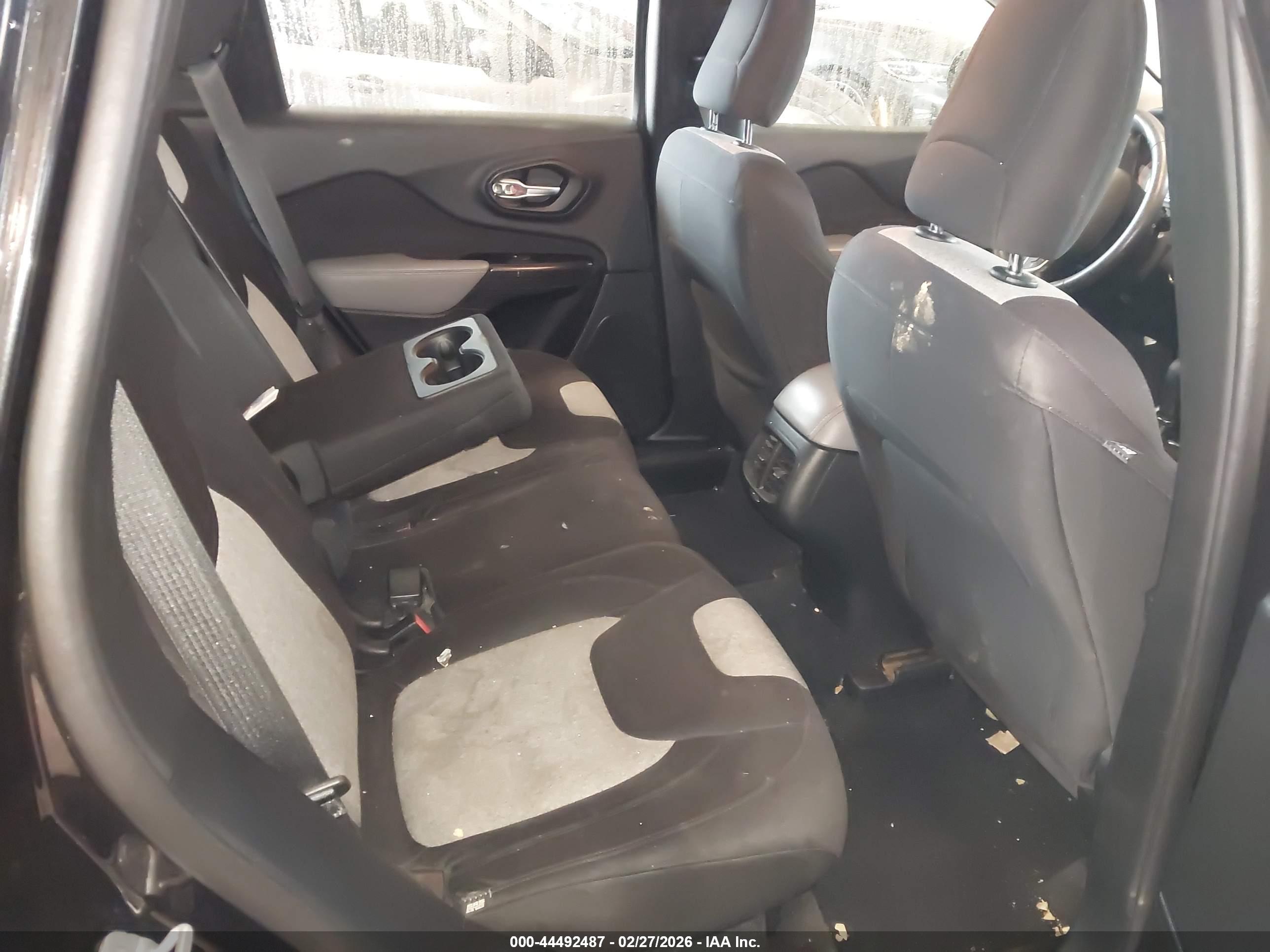 JEEP CHEROKEE image 8