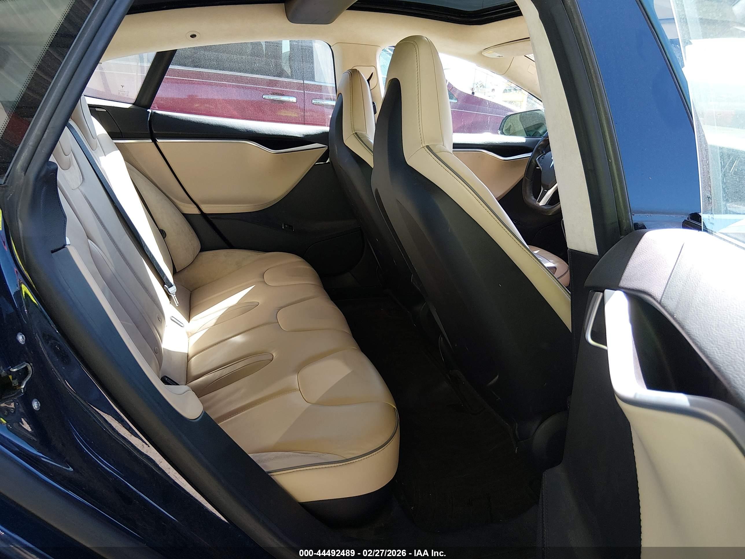 TESLA MODEL image 8