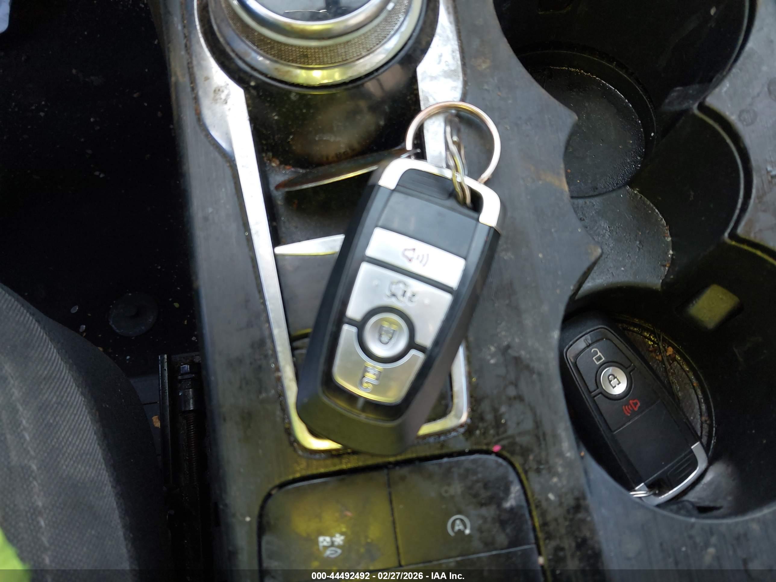 FORD ESCAPE image 11