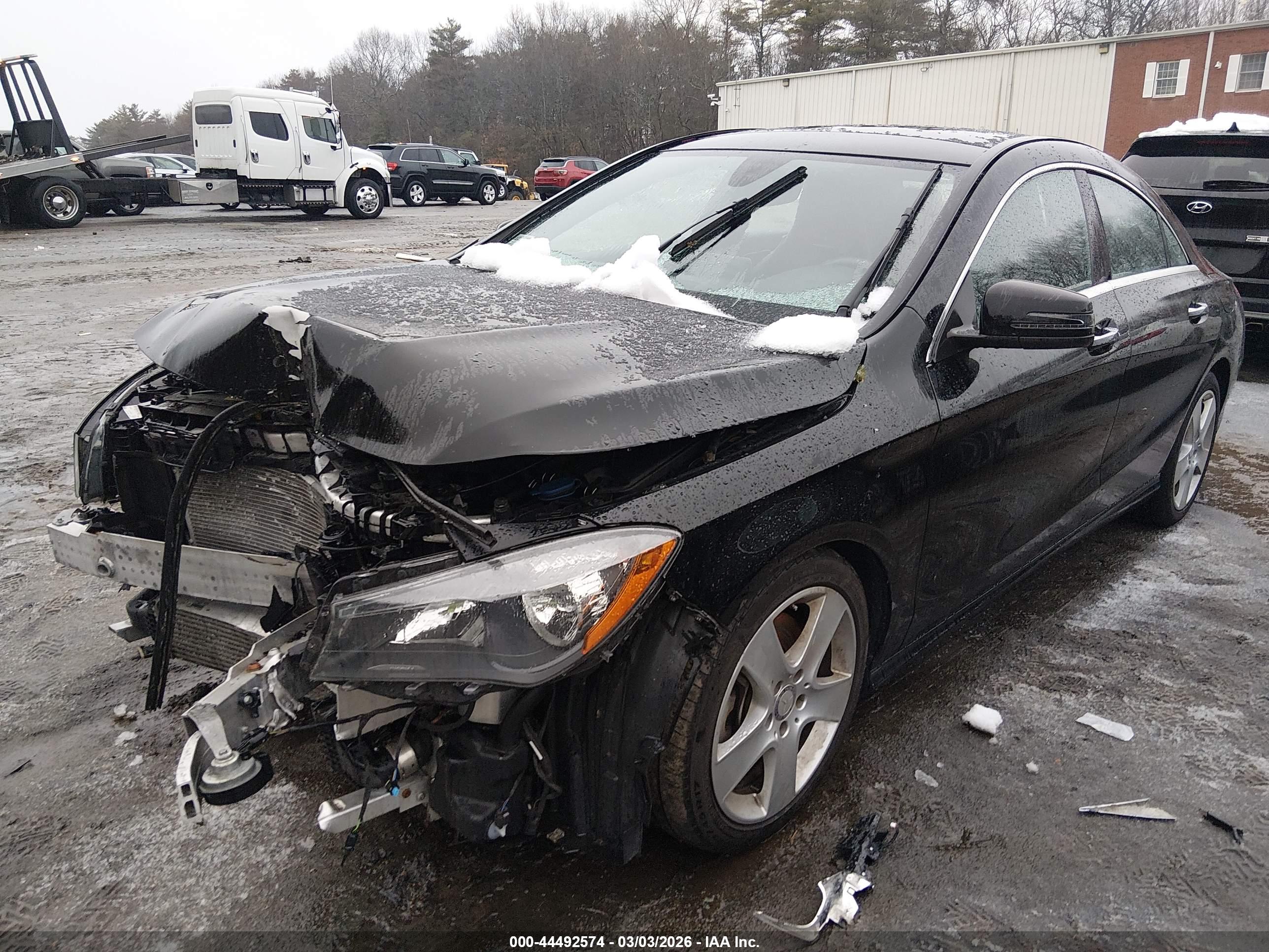 MERCEDES-BENZ CLA image 2