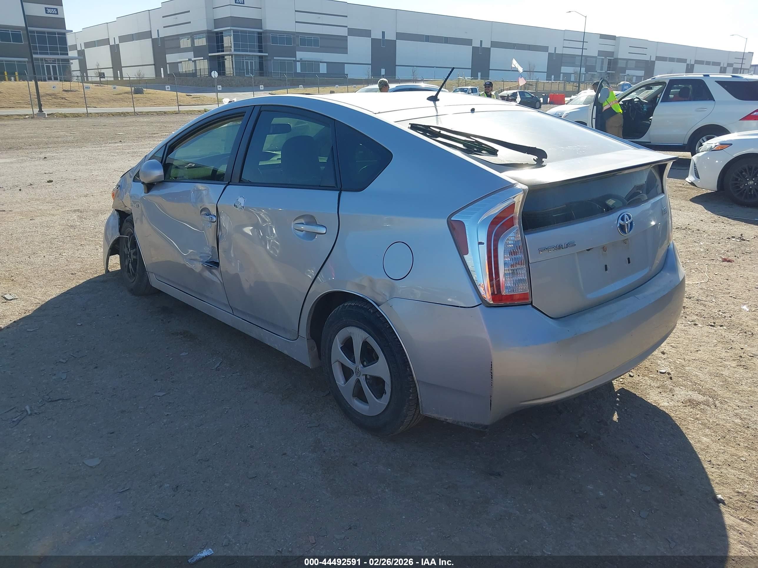 TOYOTA PRIUS image 3