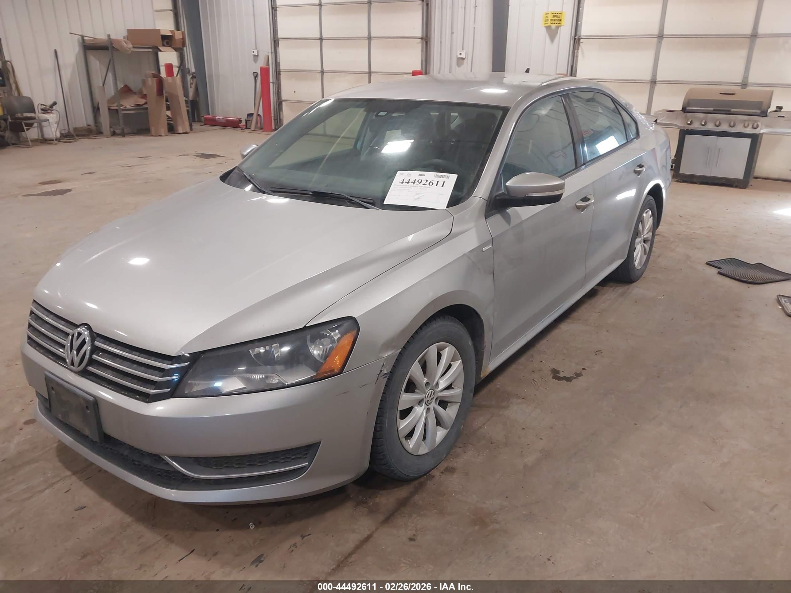VOLKSWAGEN PASSAT image 2