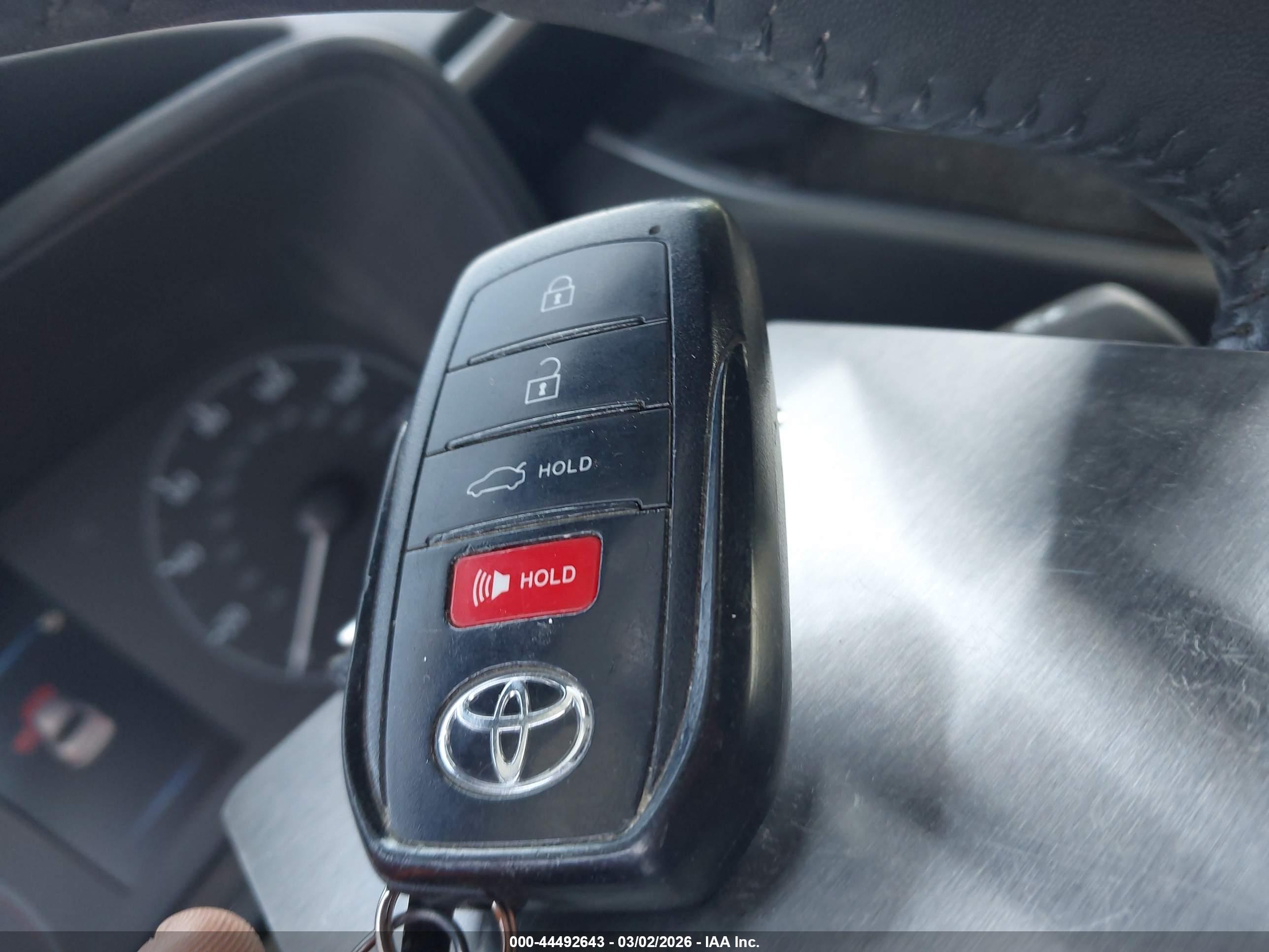 TOYOTA COROLLA image 11