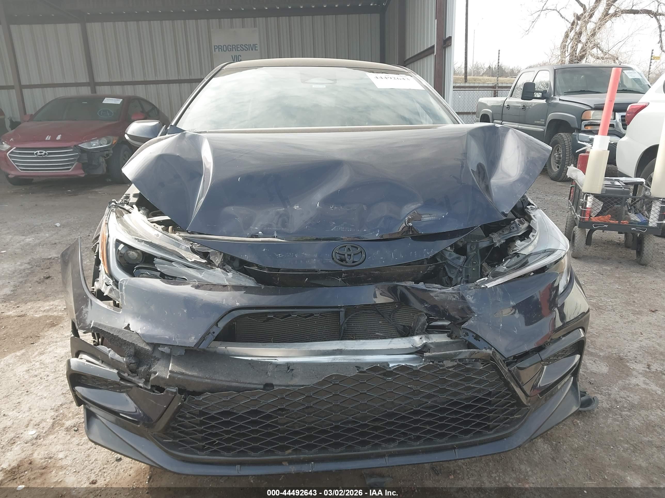 TOYOTA COROLLA image 6