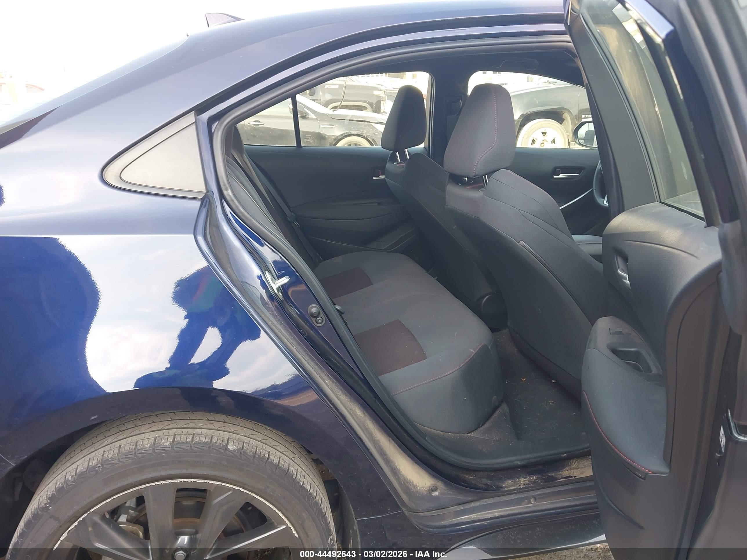 TOYOTA COROLLA image 8