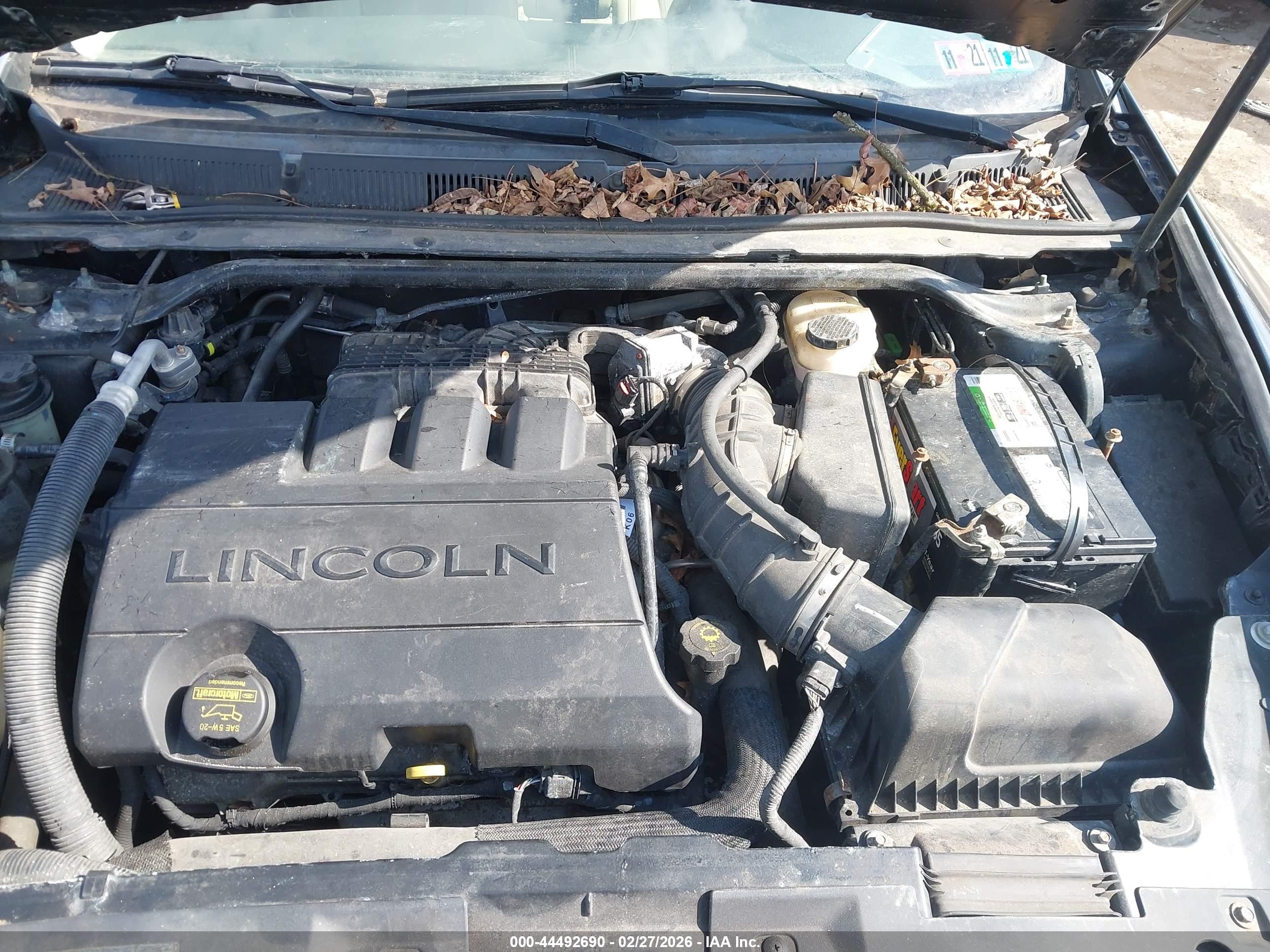 LINCOLN MKS image 10