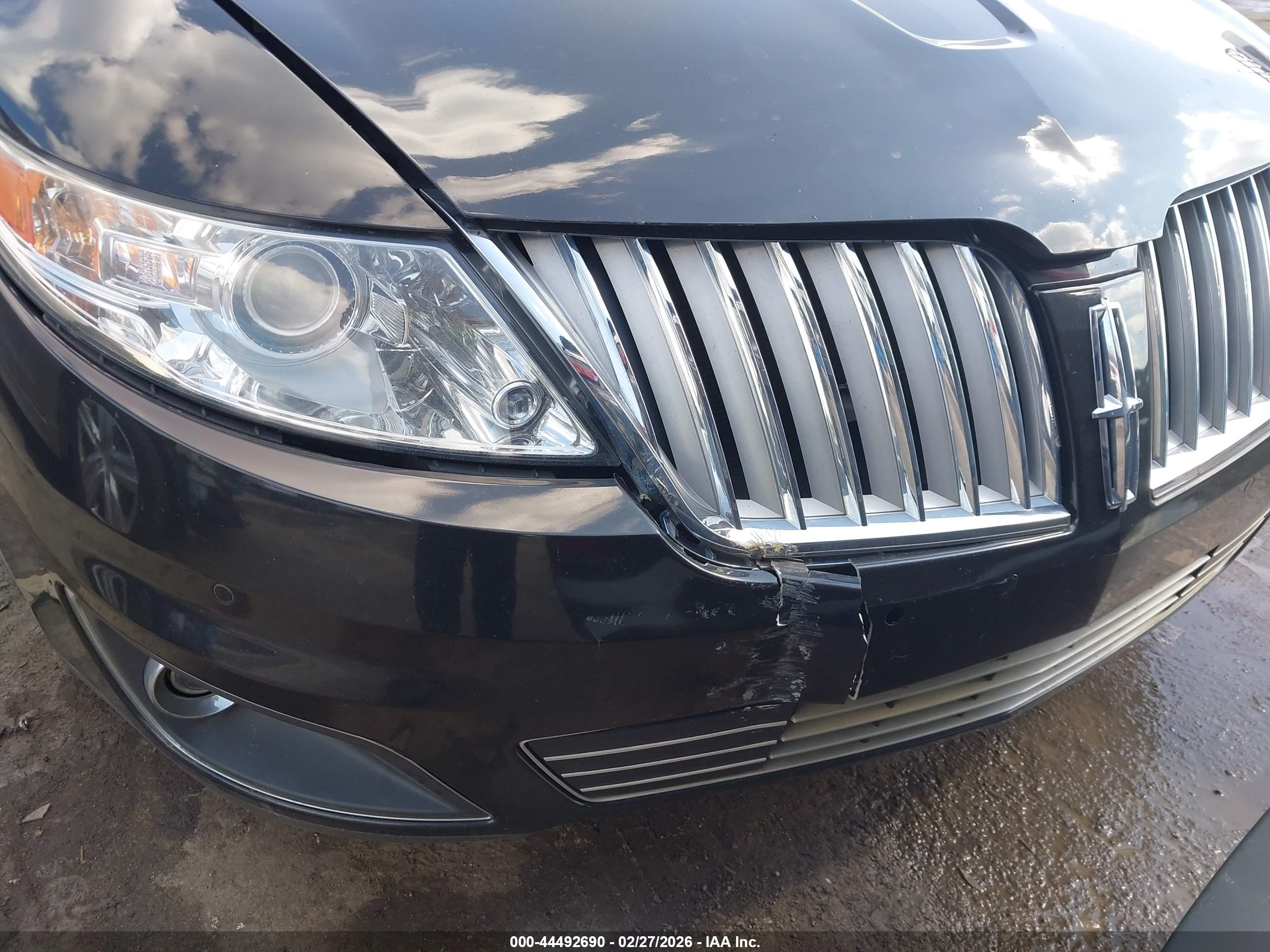 LINCOLN MKS image 6
