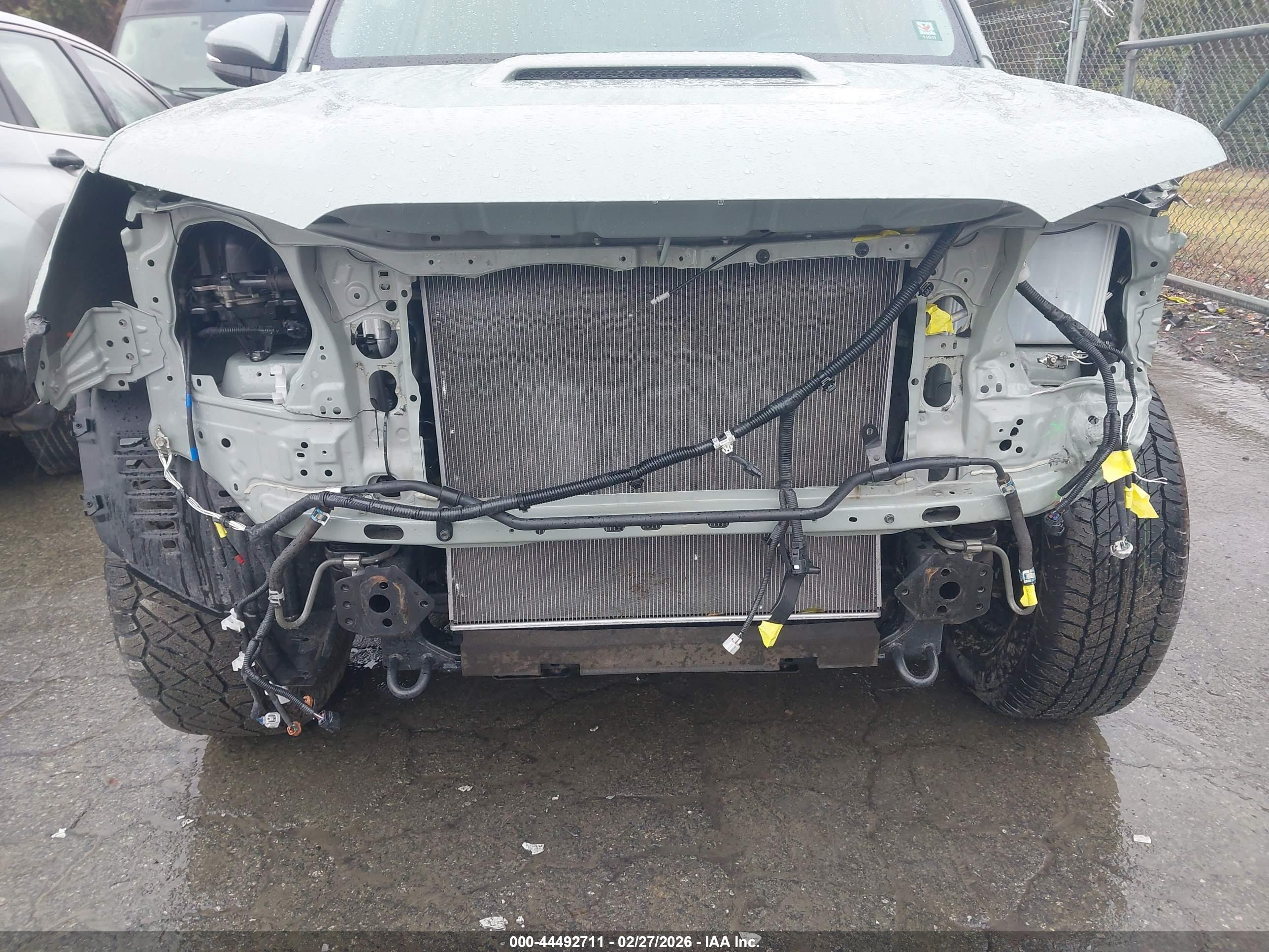 TOYOTA 4RUNNER image 6