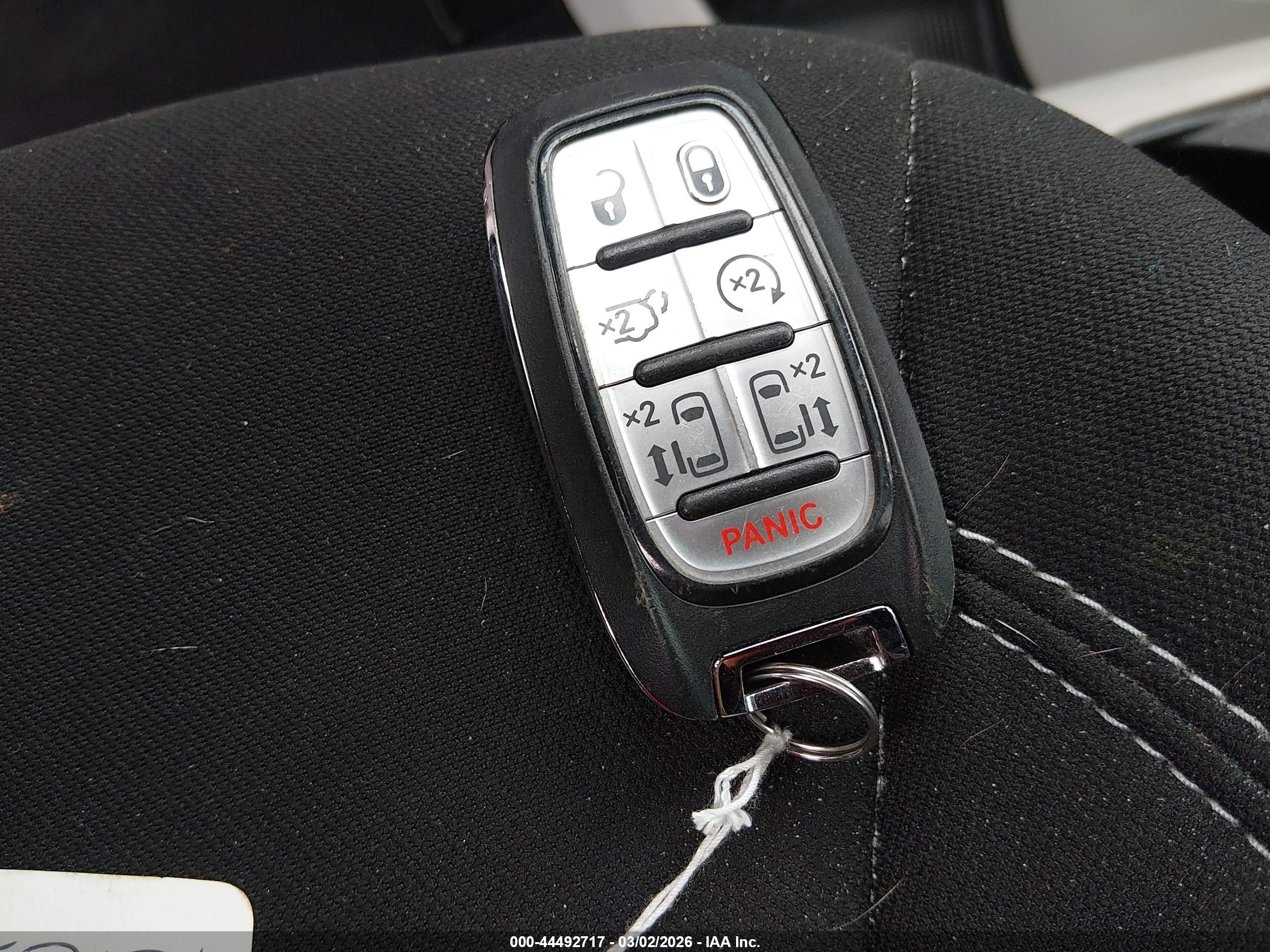 CHRYSLER VOYAGER image 11