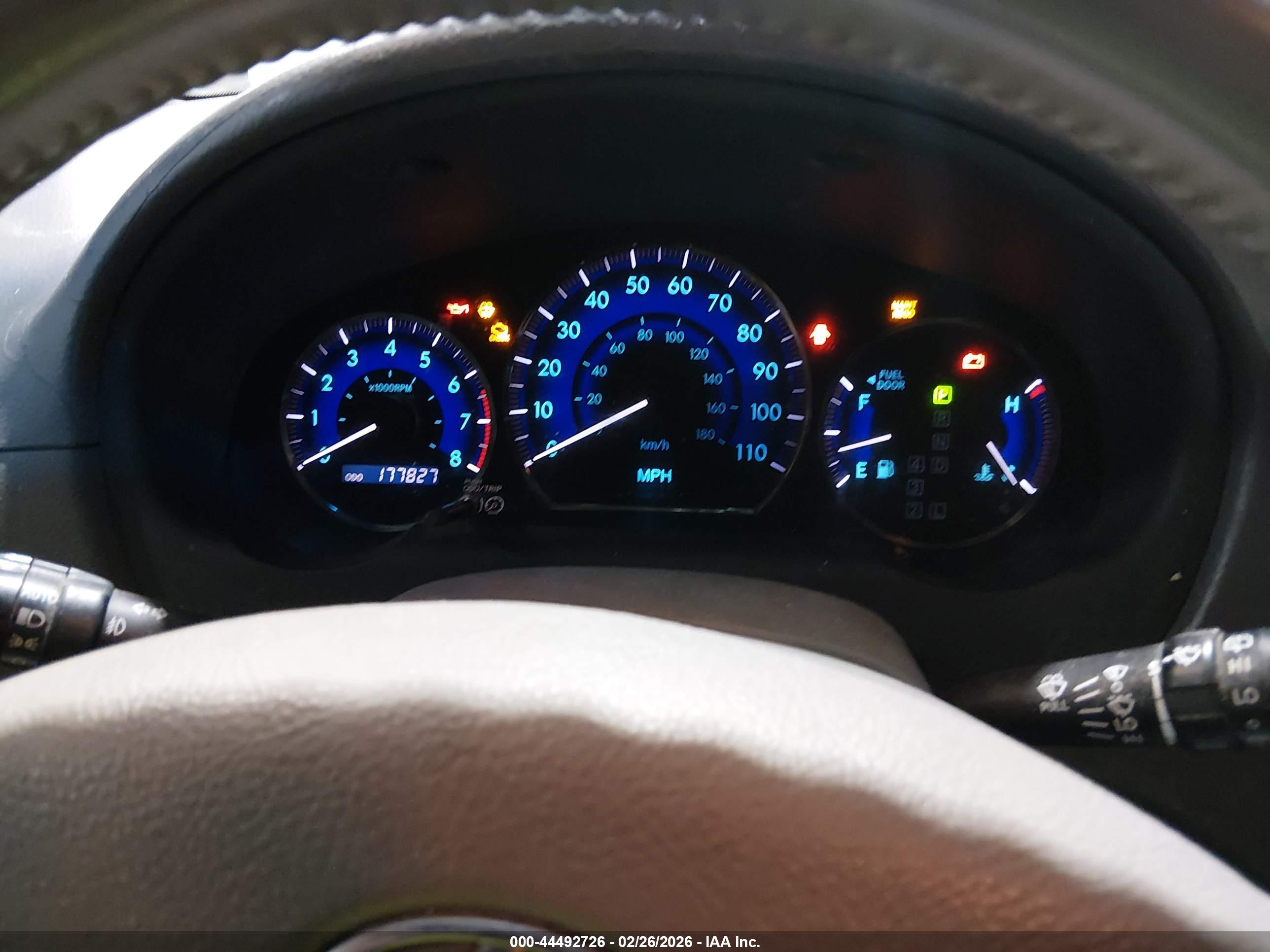 TOYOTA SIENNA image 7