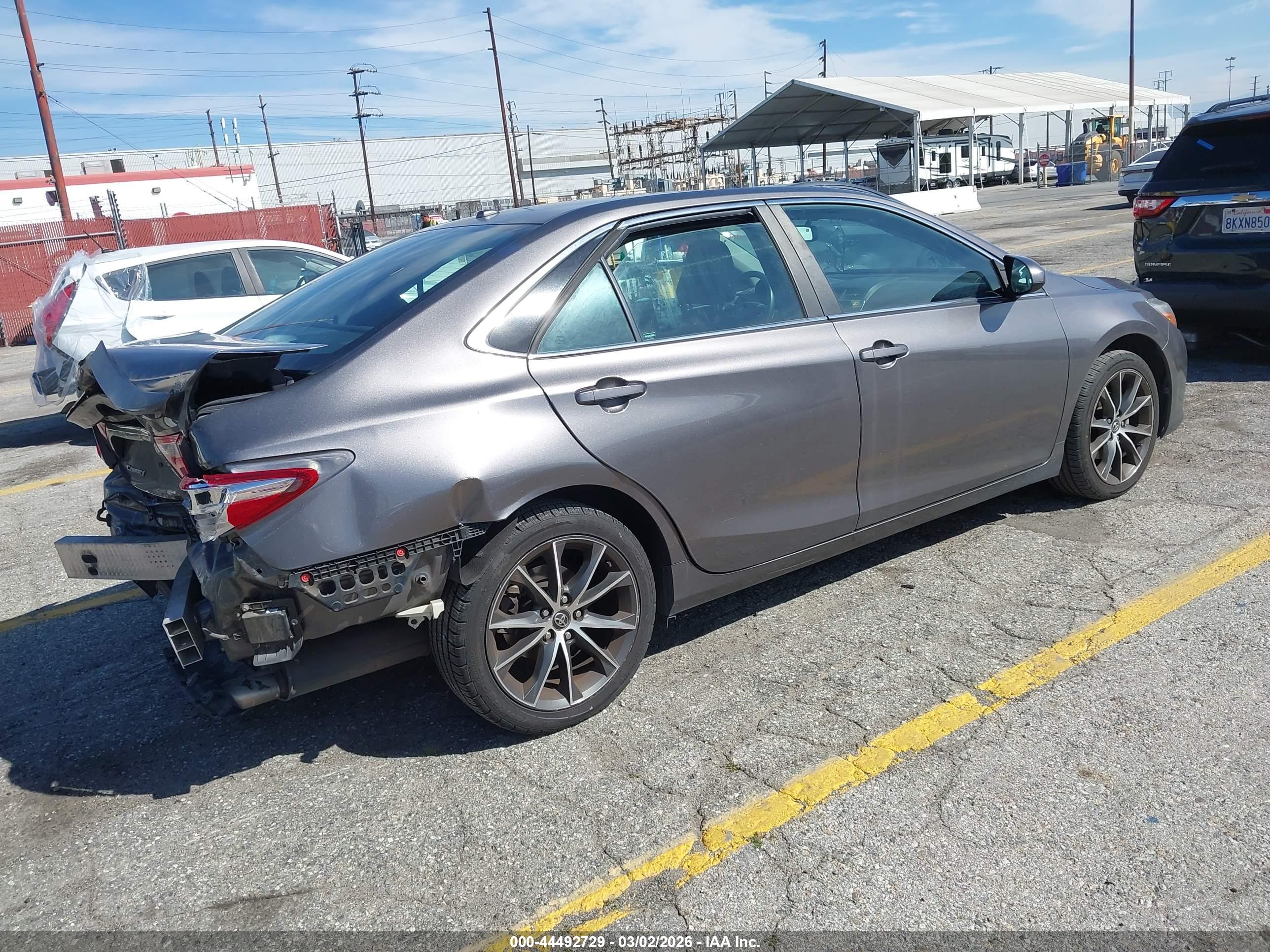 TOYOTA CAMRY image 4