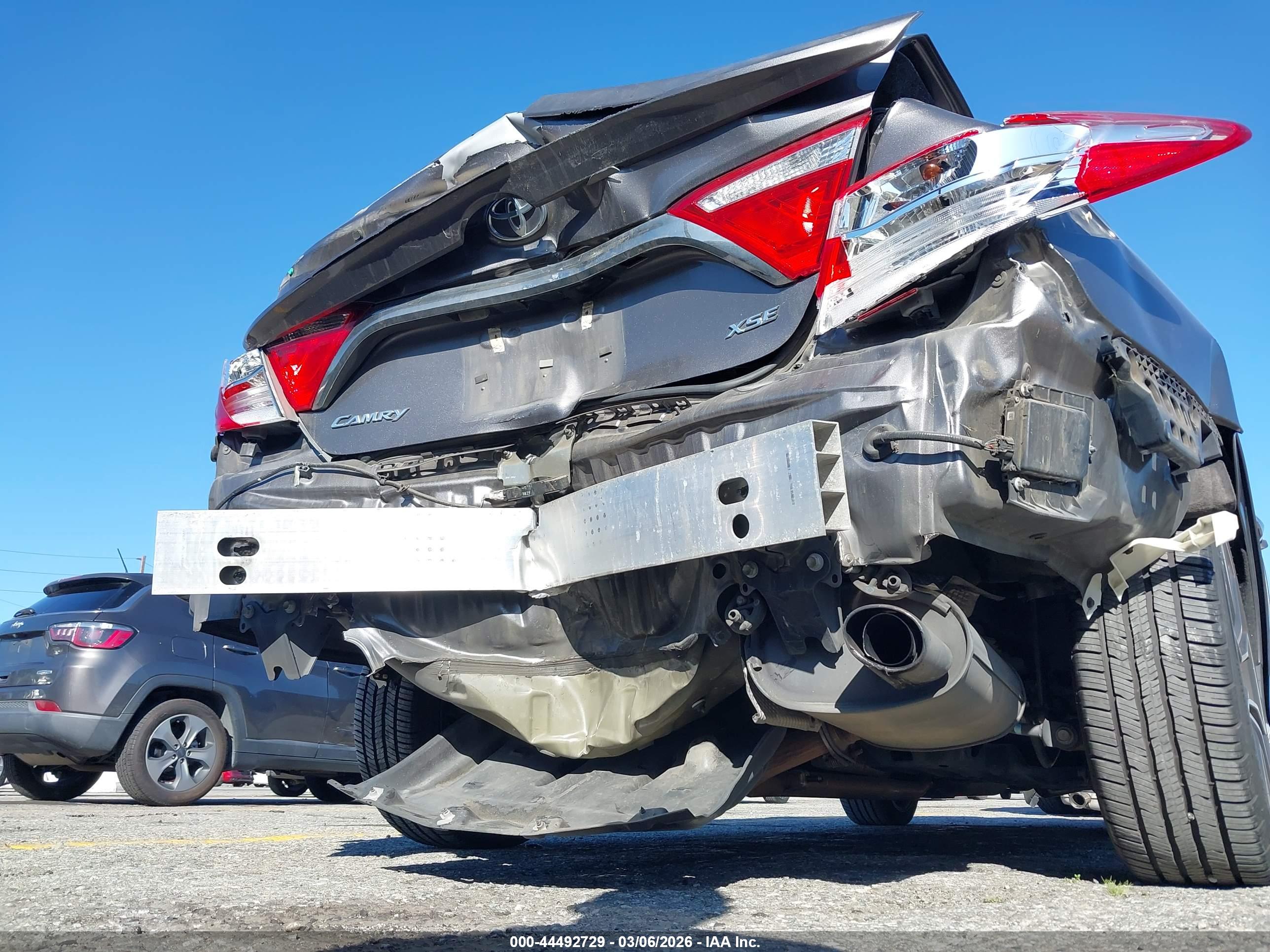 TOYOTA CAMRY image 6
