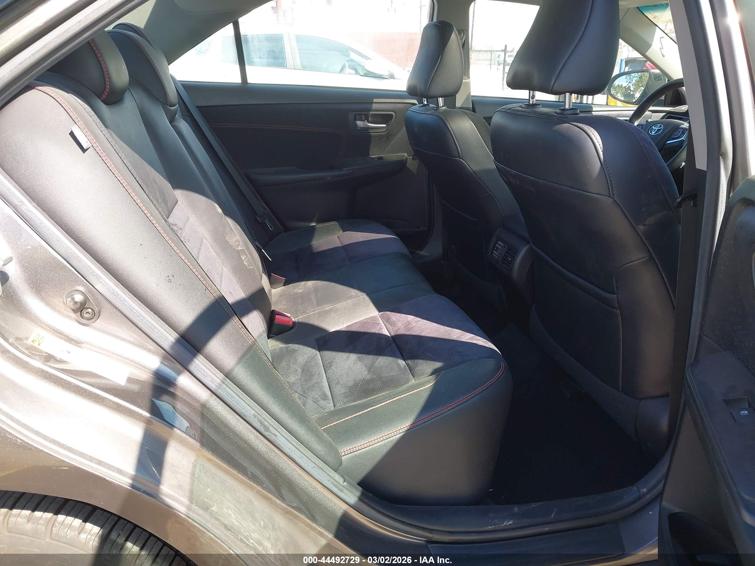 TOYOTA CAMRY image 8