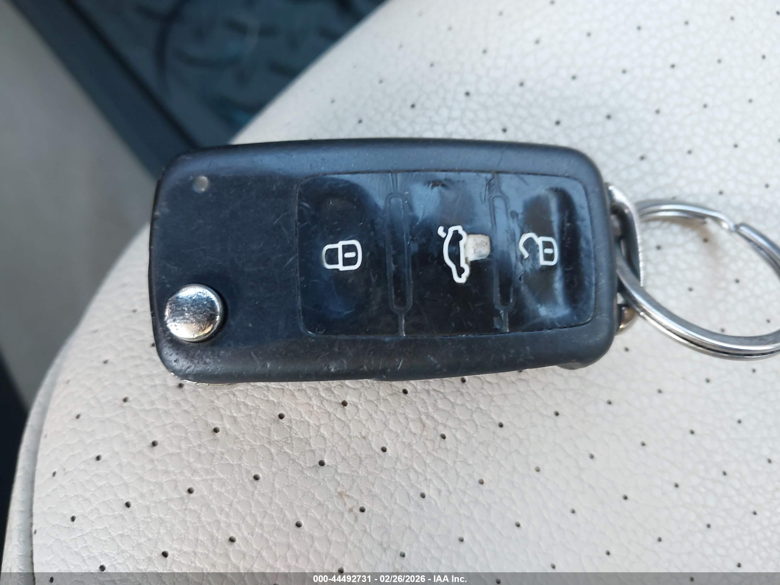 VOLKSWAGEN JETTA image 11