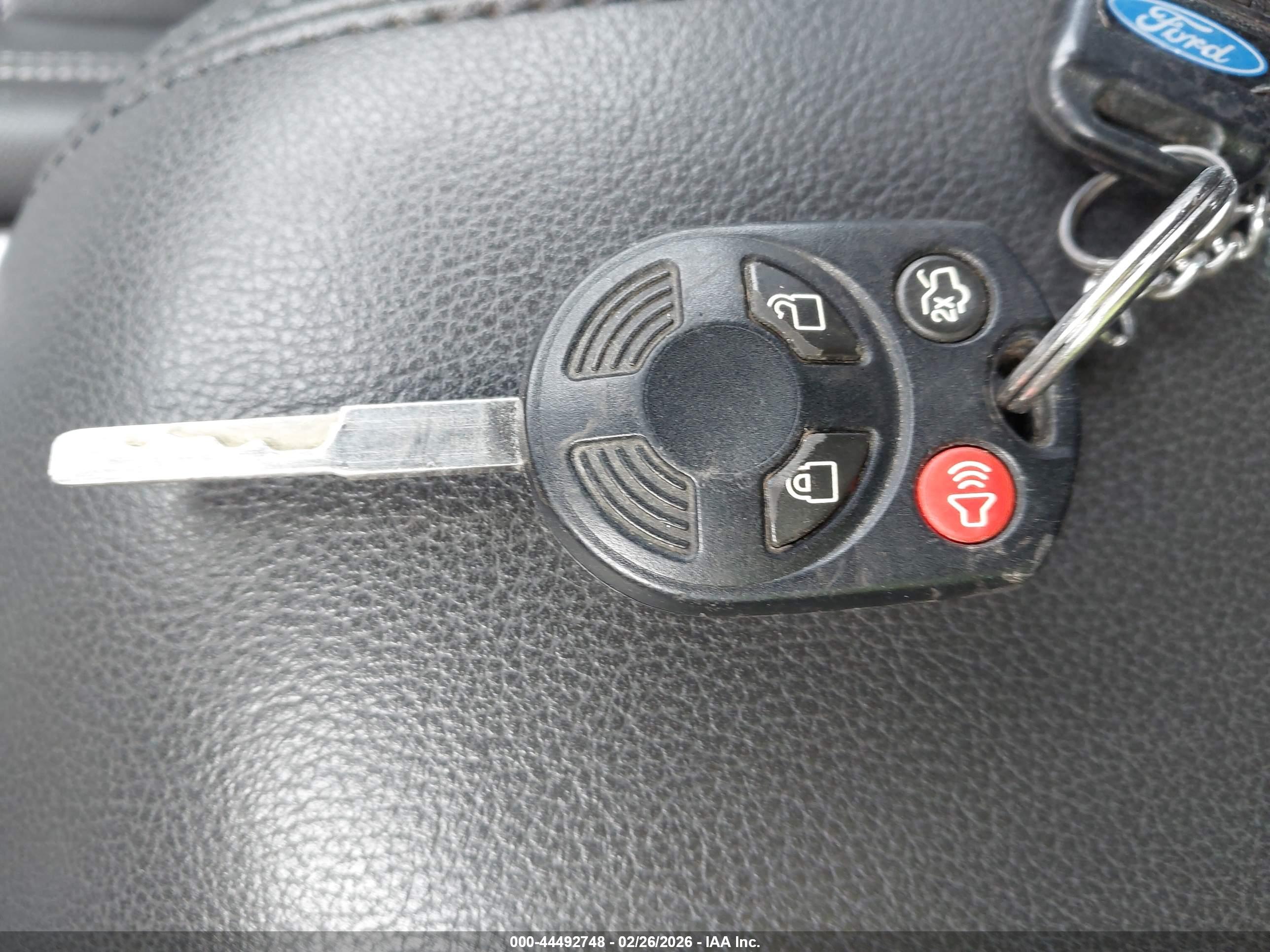 FORD ESCAPE image 11