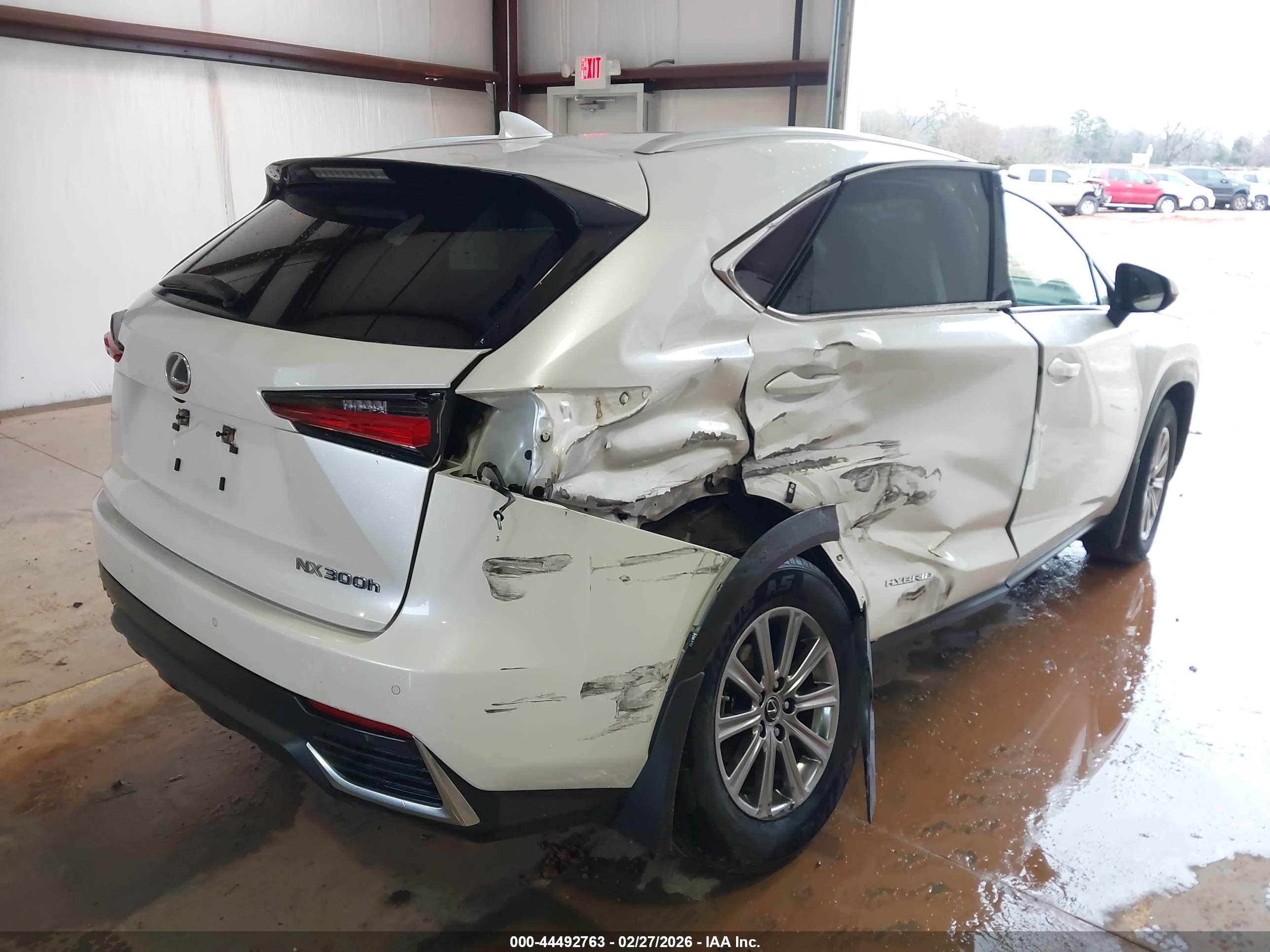 LEXUS NX image 4