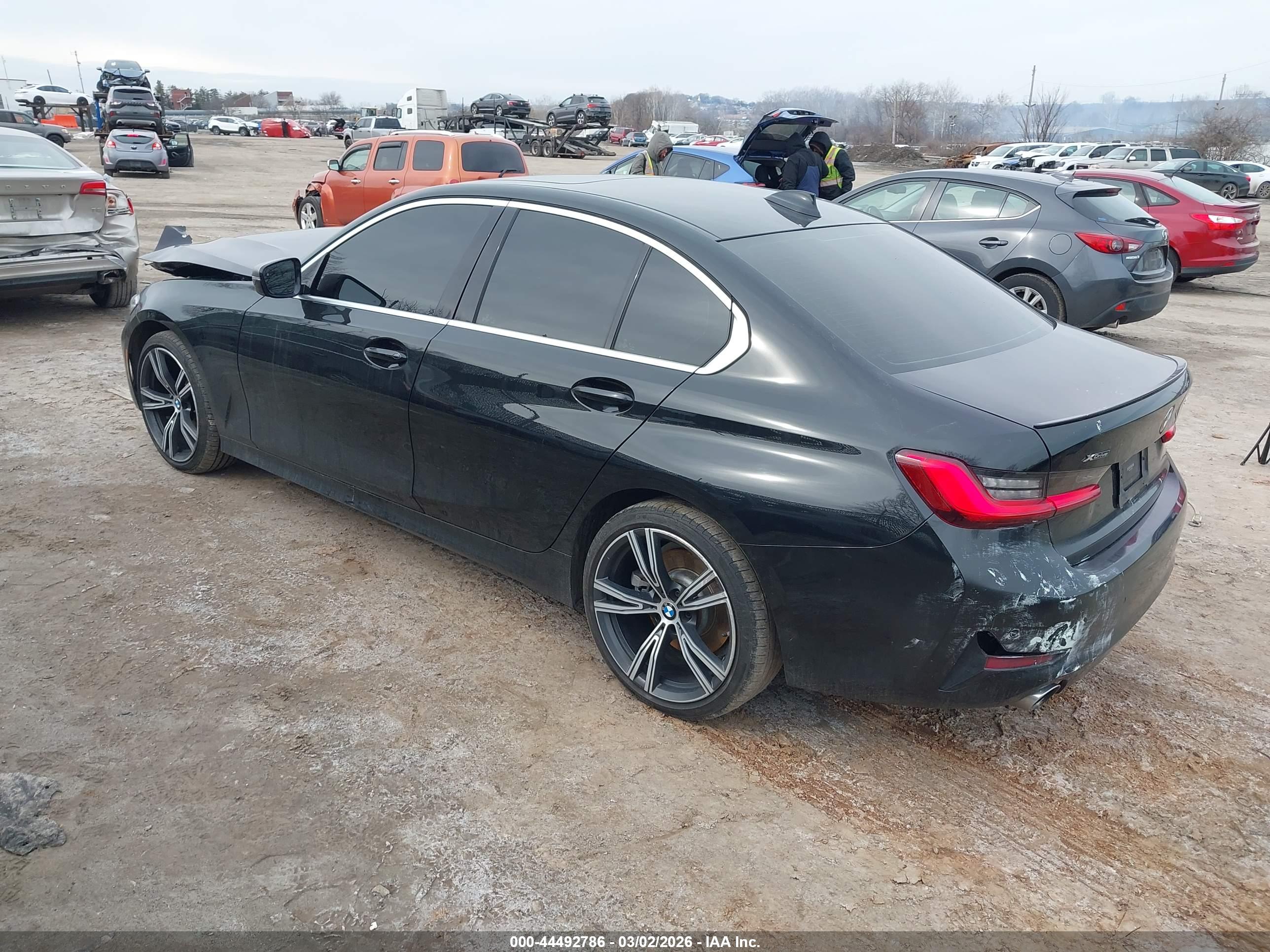 BMW 330I image 3