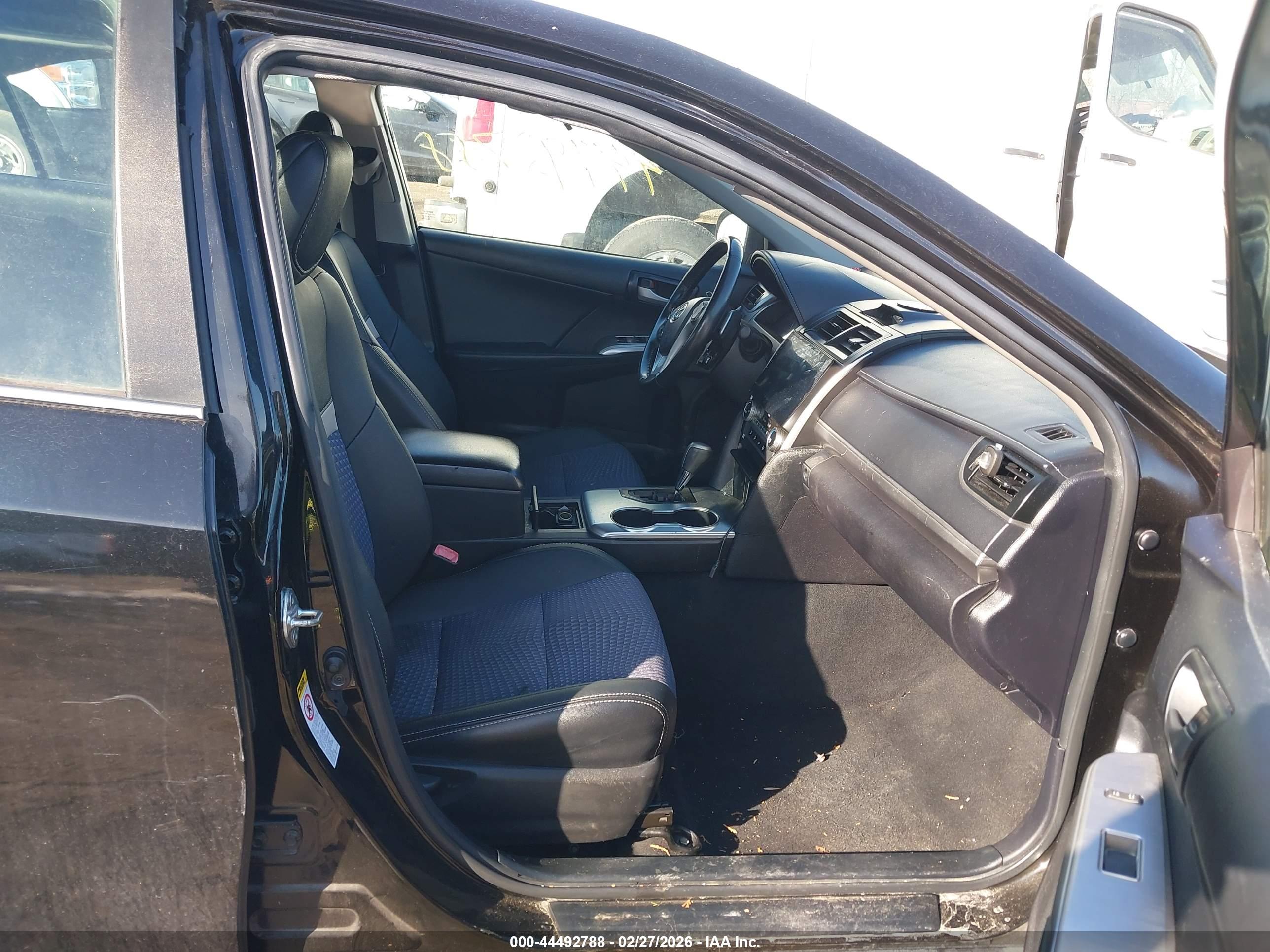 TOYOTA CAMRY image 5