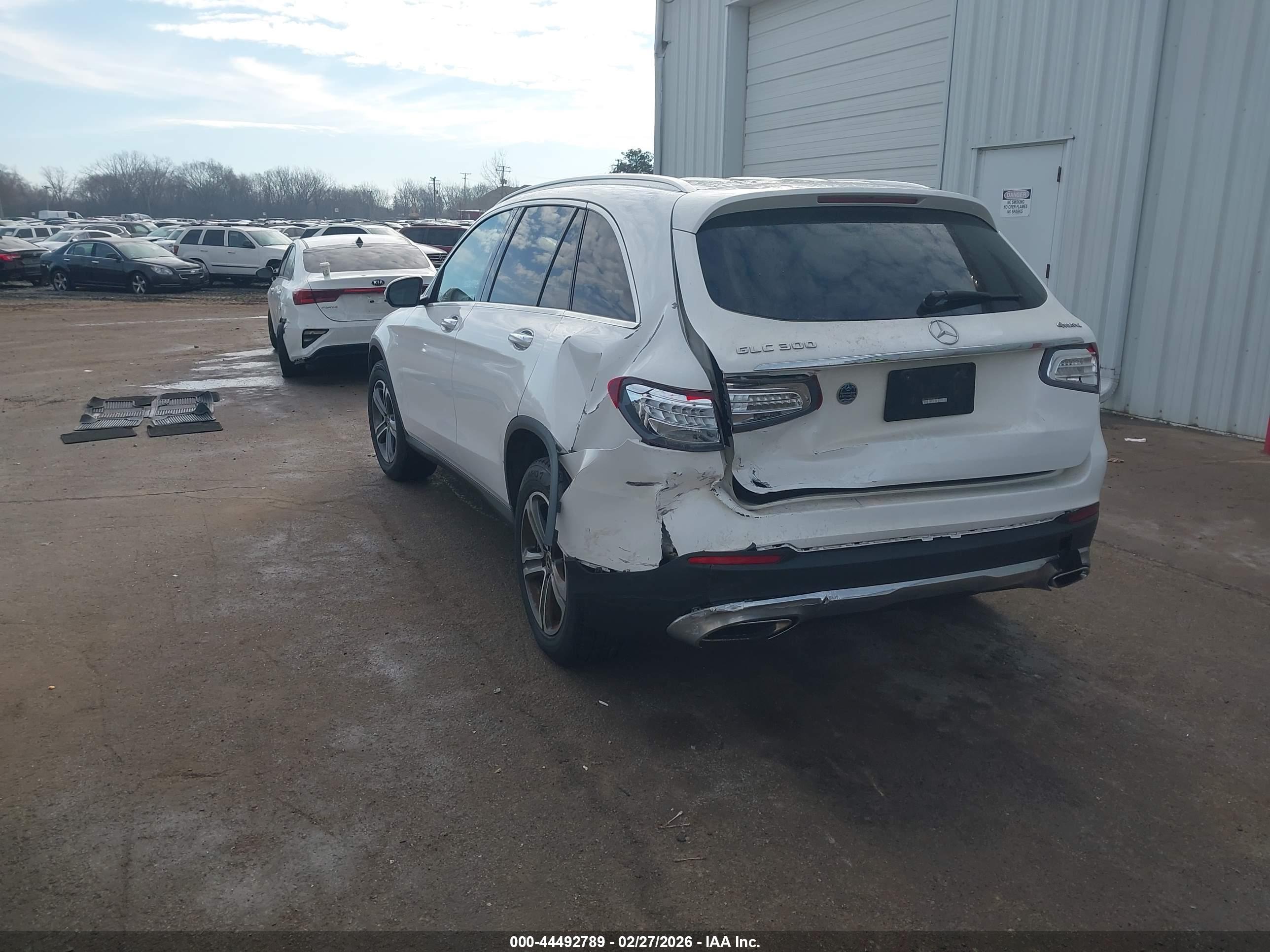 MERCEDES-BENZ GLC image 3