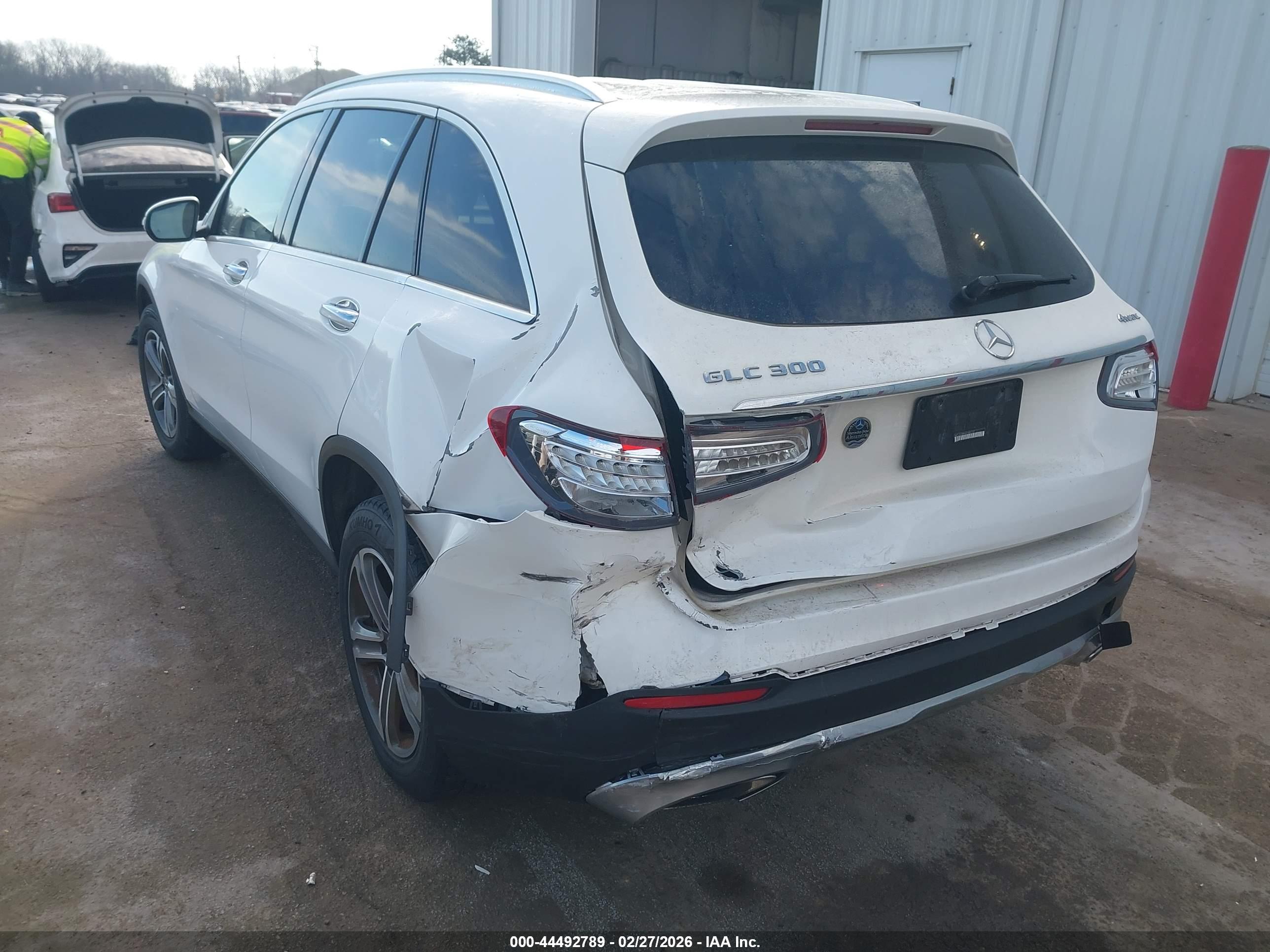 MERCEDES-BENZ GLC image 6
