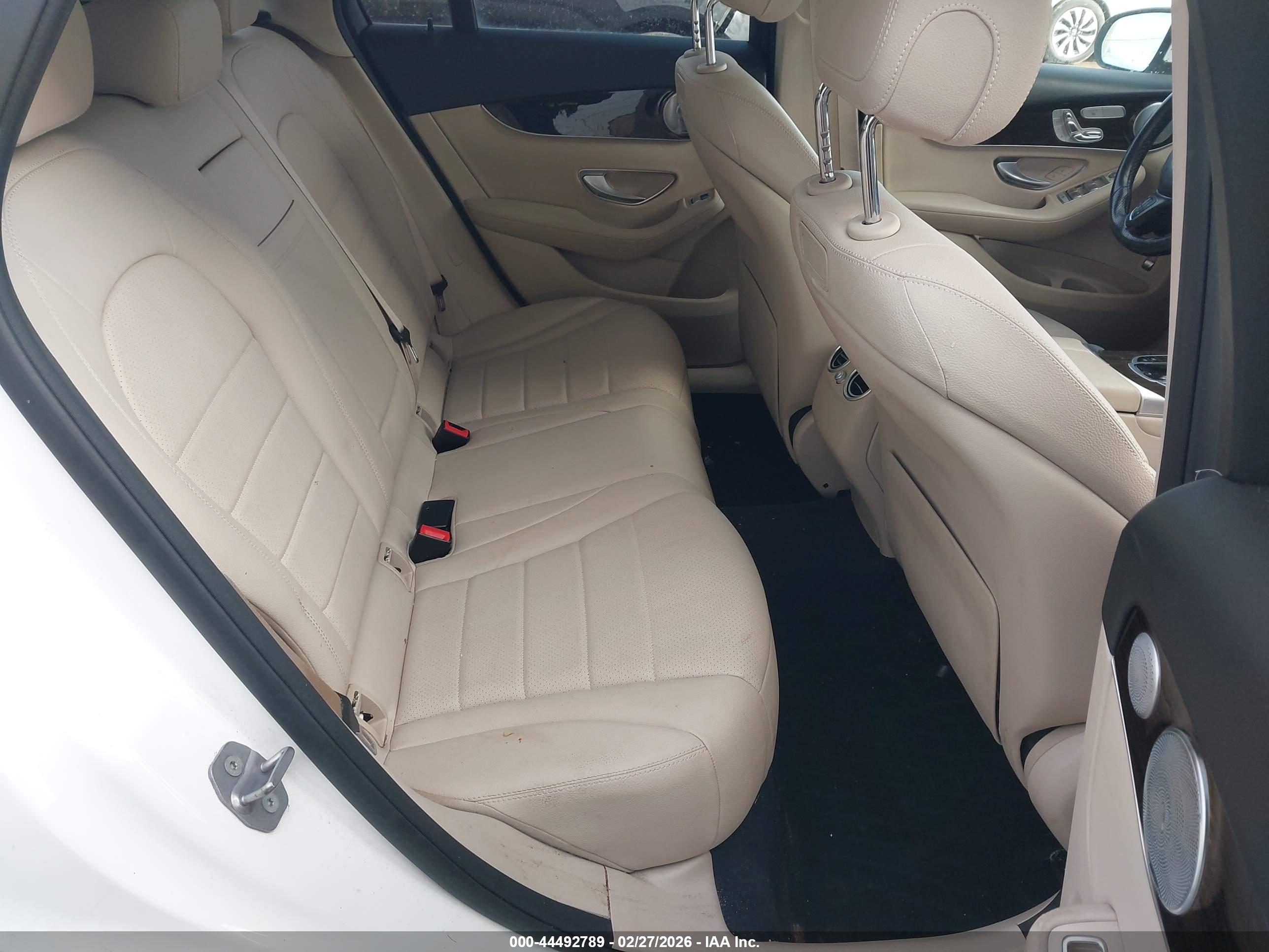 MERCEDES-BENZ GLC image 8
