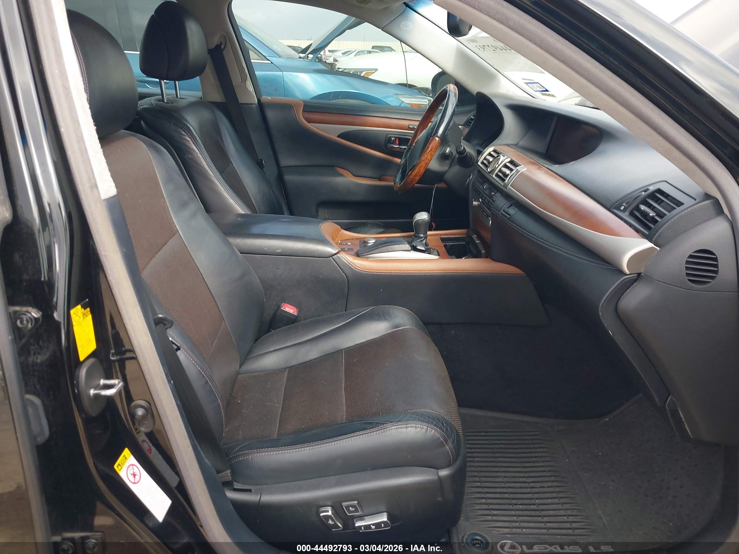 LEXUS LS image 5