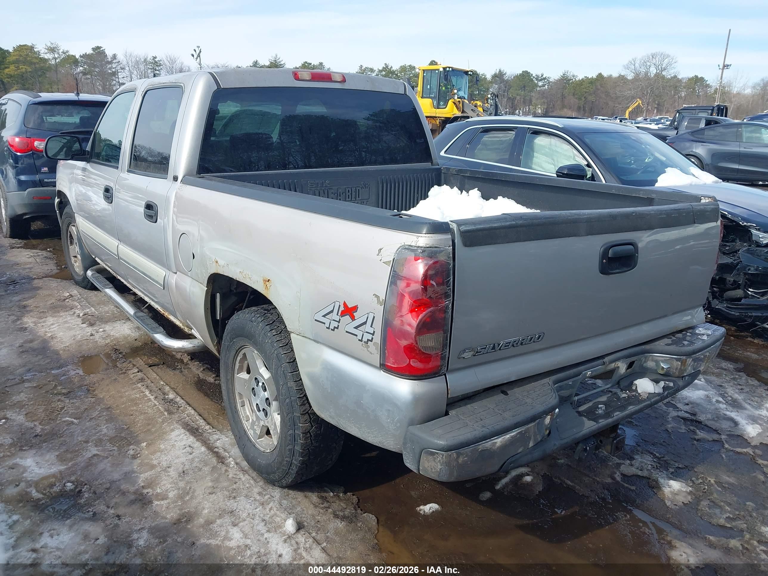 CHEVROLET SILVERADO image 3
