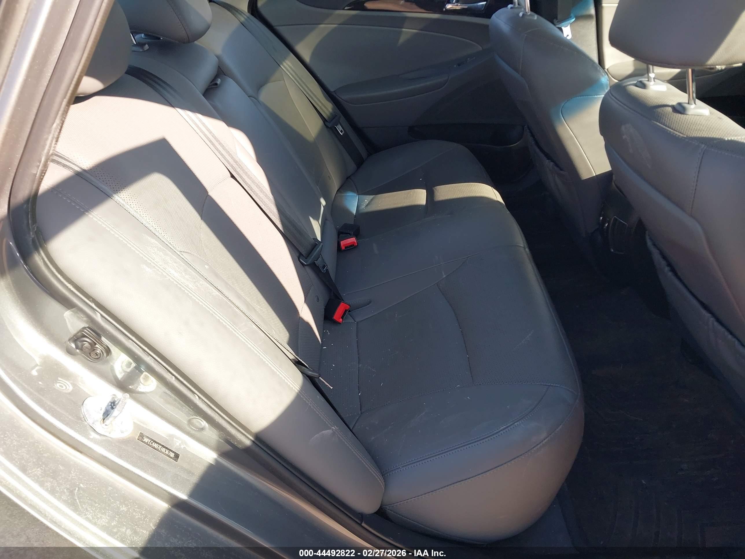 HYUNDAI SONATA image 8